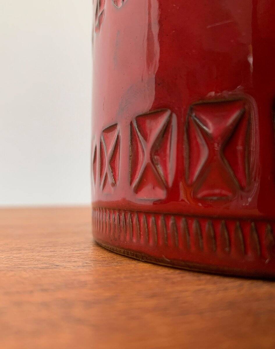 Italian red ceramic vase from the mid-century by Aldo Londi for Bitossi, 1960s.