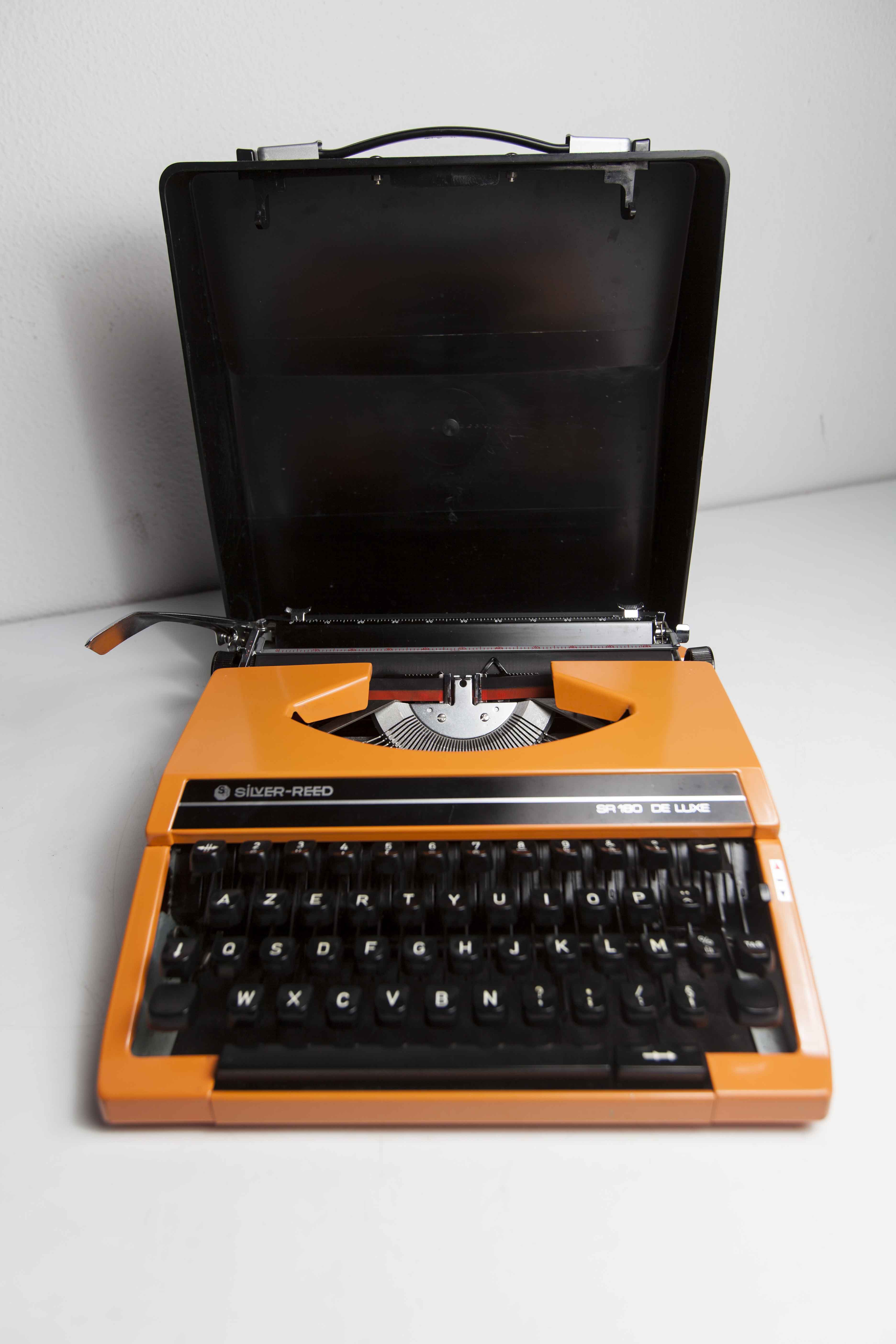 Silver Reed Sr 180 revised Luxury Typewriter and New Ribbon