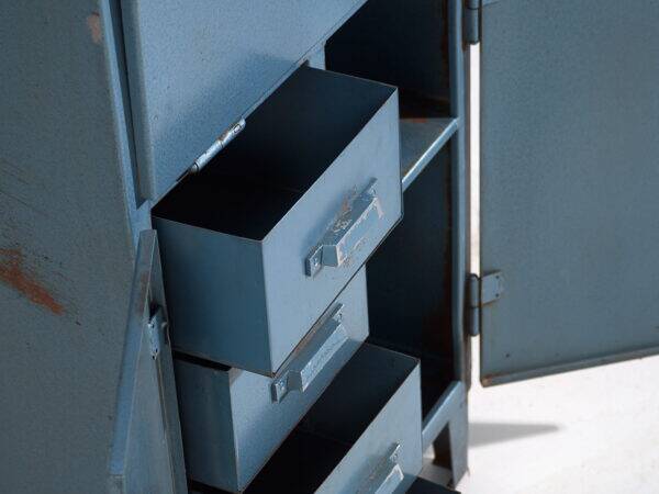 Armoire d’atelier vintage en métal (c.1950)