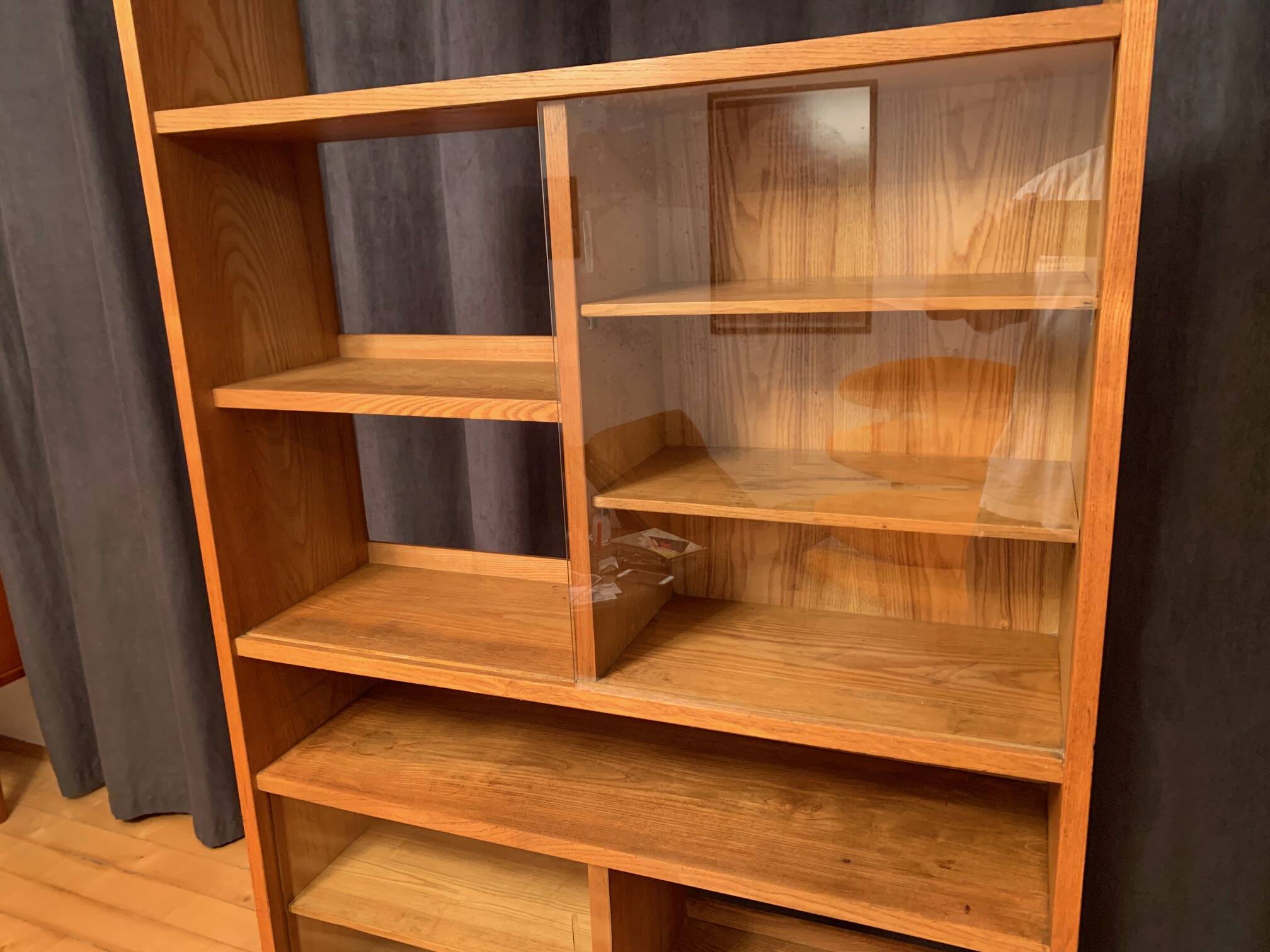 A unique bookcase-library designed by Mieczysław Puchała, Stołeczne Zakłady Drzewne Przemysłu Tereno