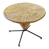 Round rattan table