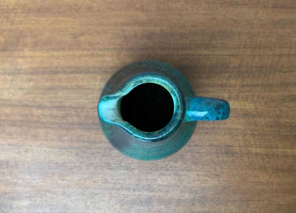 Carafe vase of studio pottery in a minimalist mid-century style by Helma Klett for Kunsttöpferei Klett, 1960s.