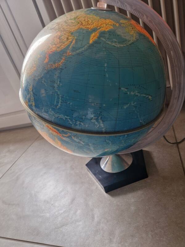 Illuminated globe, world map by Grange Batelière in Paris - 1970