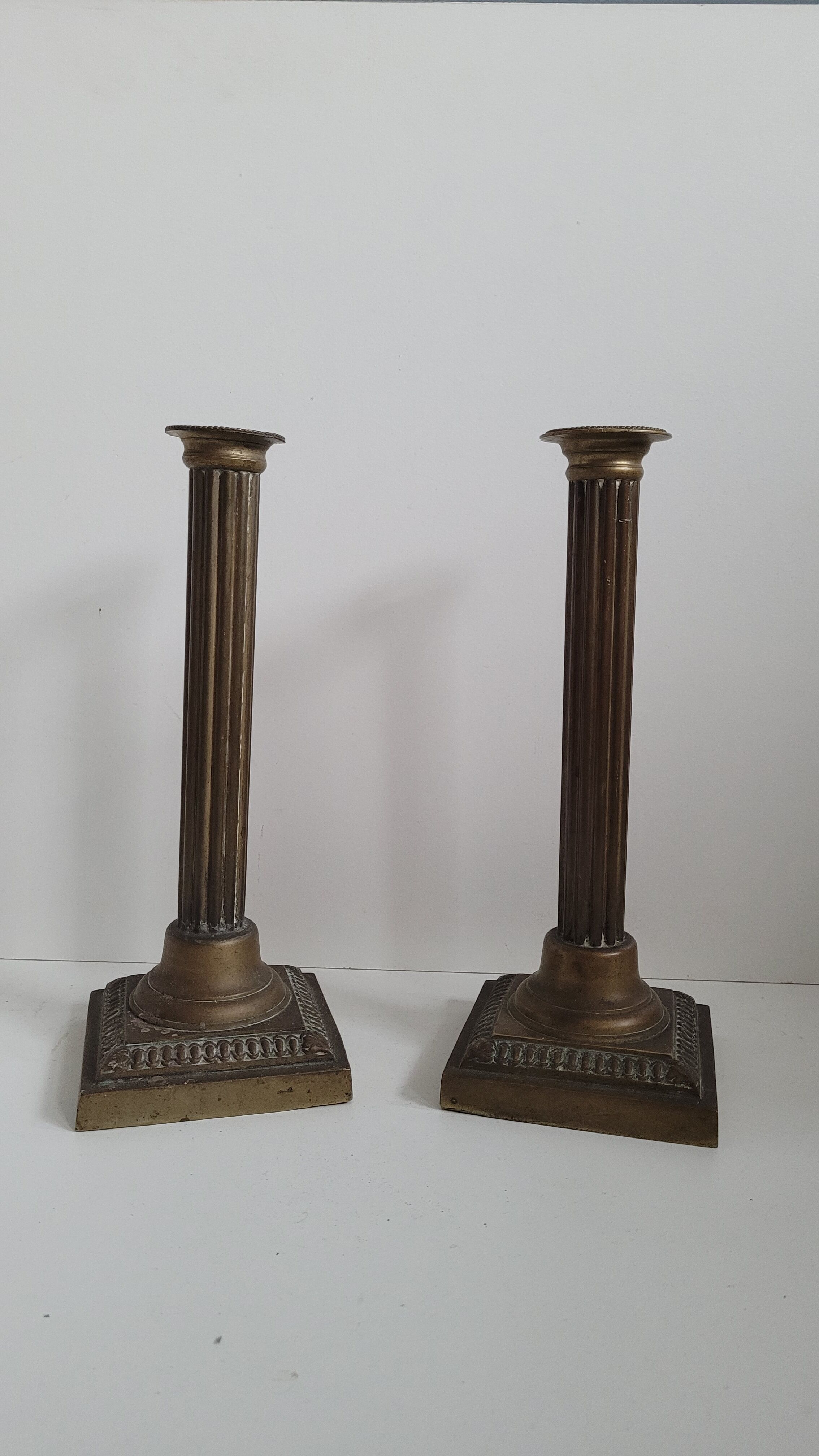 Duo brass candle holders column
