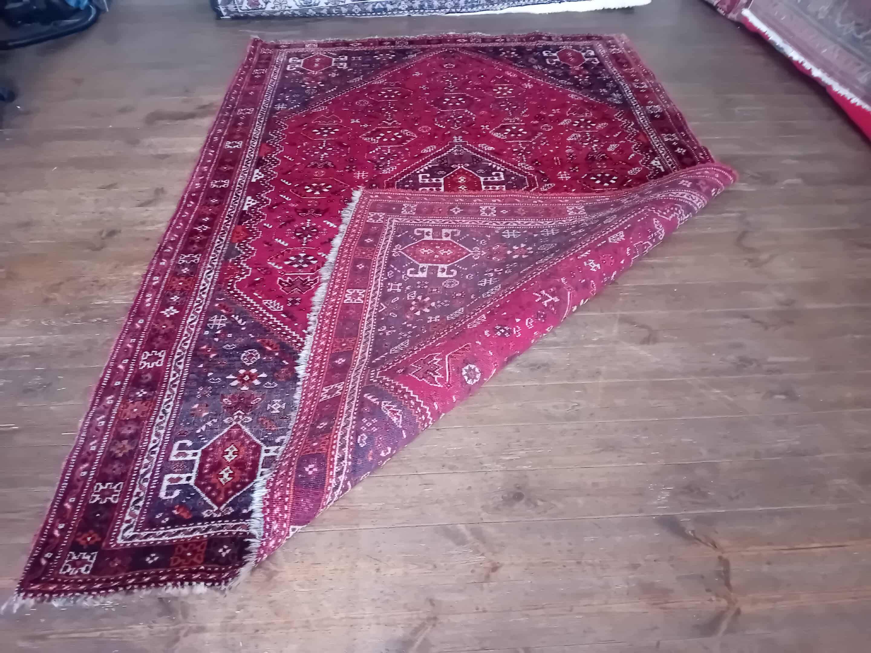 Handmade Shiraz Persian Rug 265x172cm