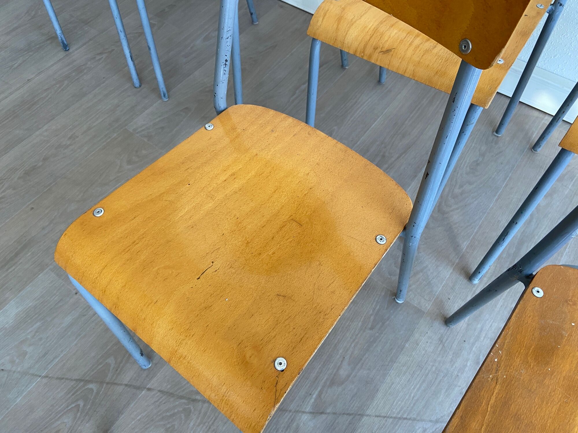 Set of 10 school chairs 70s