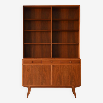 Nordic bookcase with sideboard