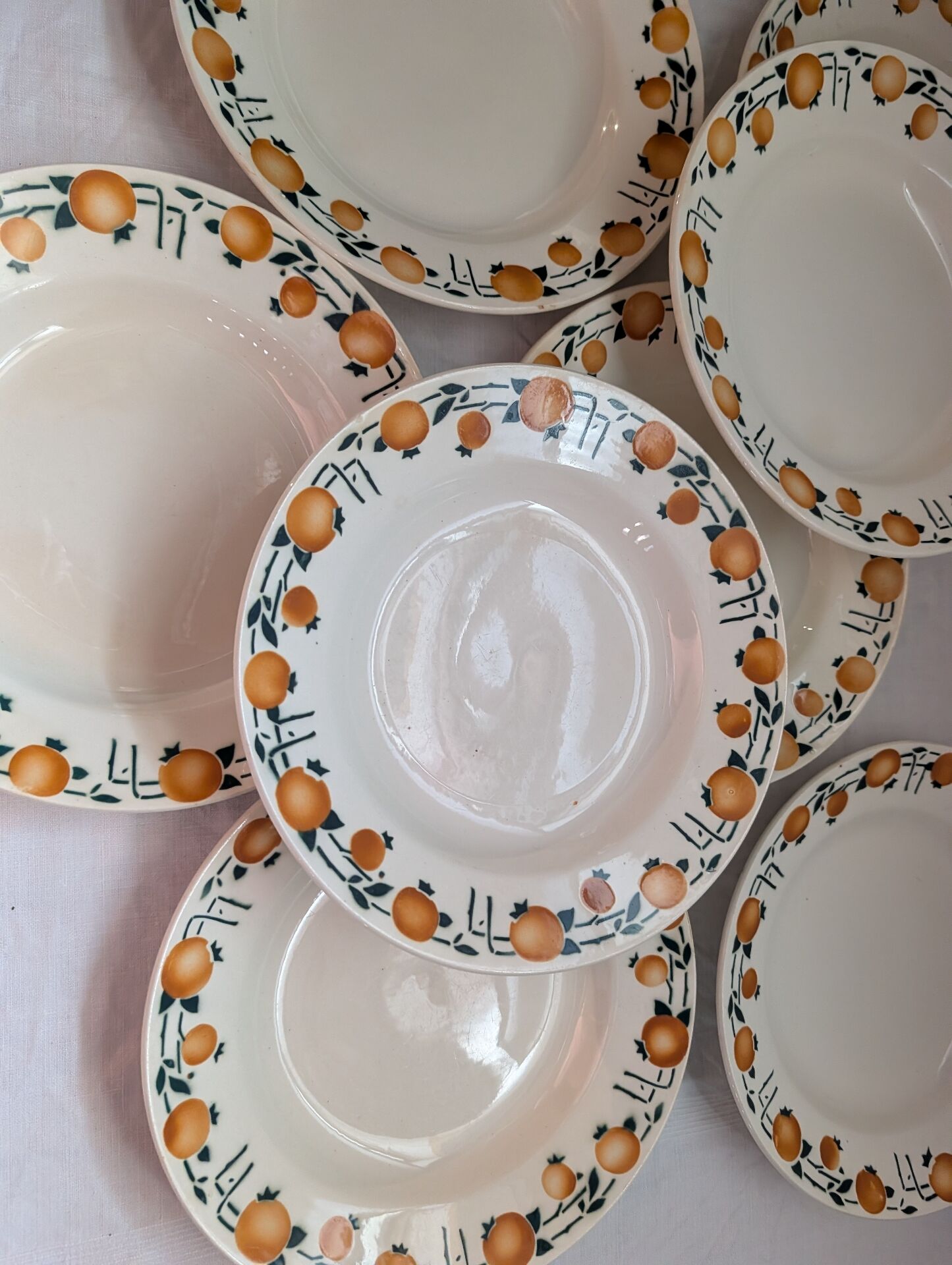8 assiettes creuses Stivert – décor orange