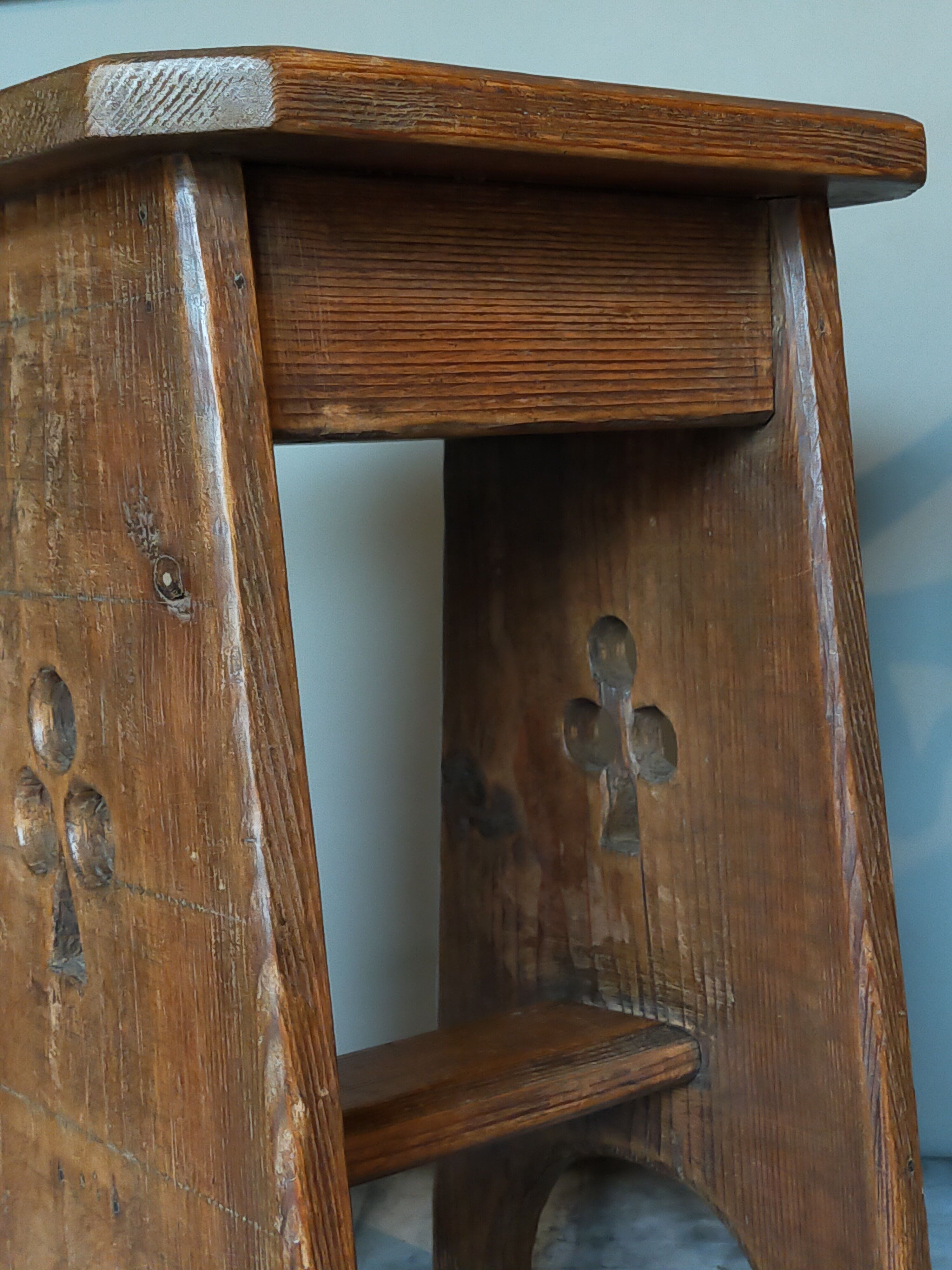 Vintage art-popular tabouret