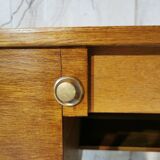 Spindle leg desk