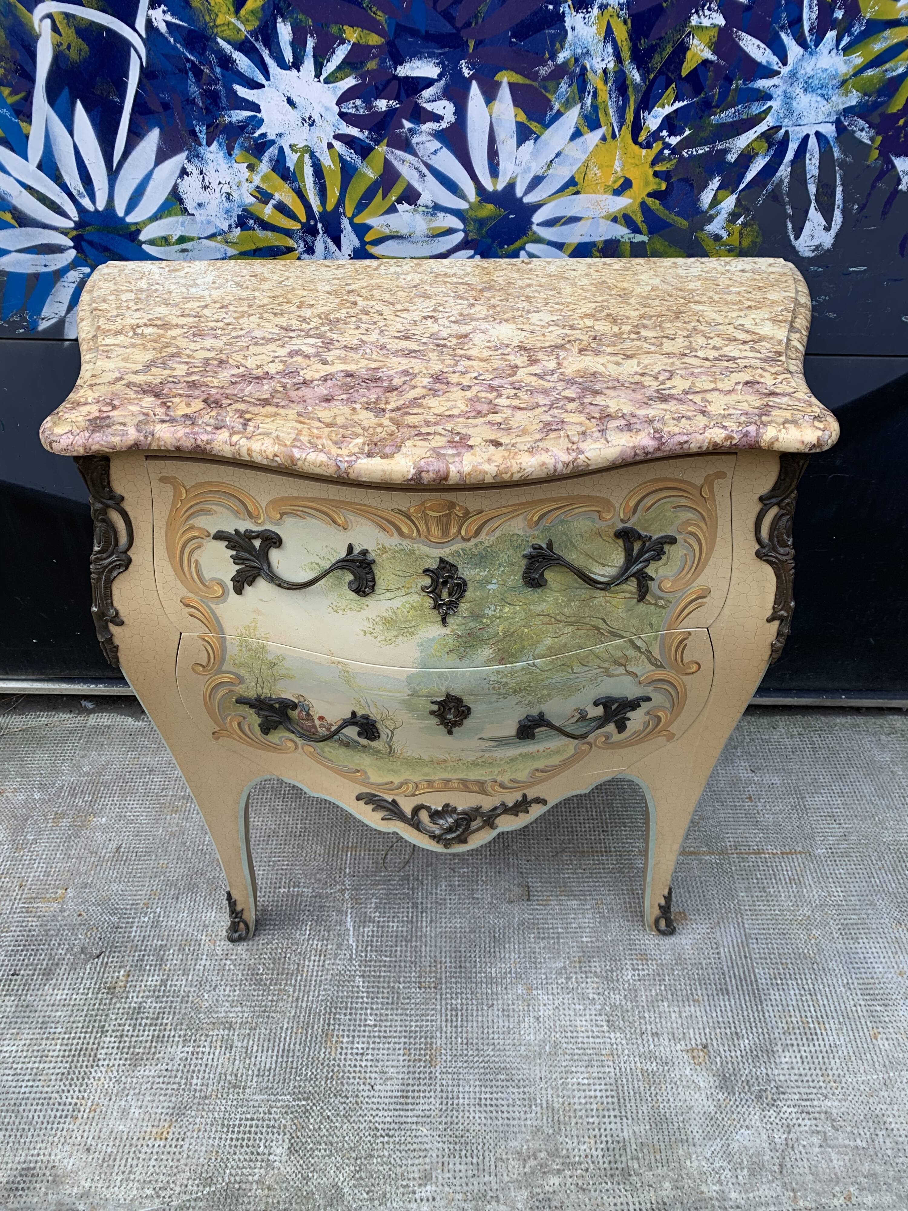 Chest of drawers Louis XV style painted woodwork