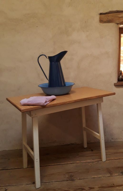 Side table 90,8x50,8cm vintage compass legs