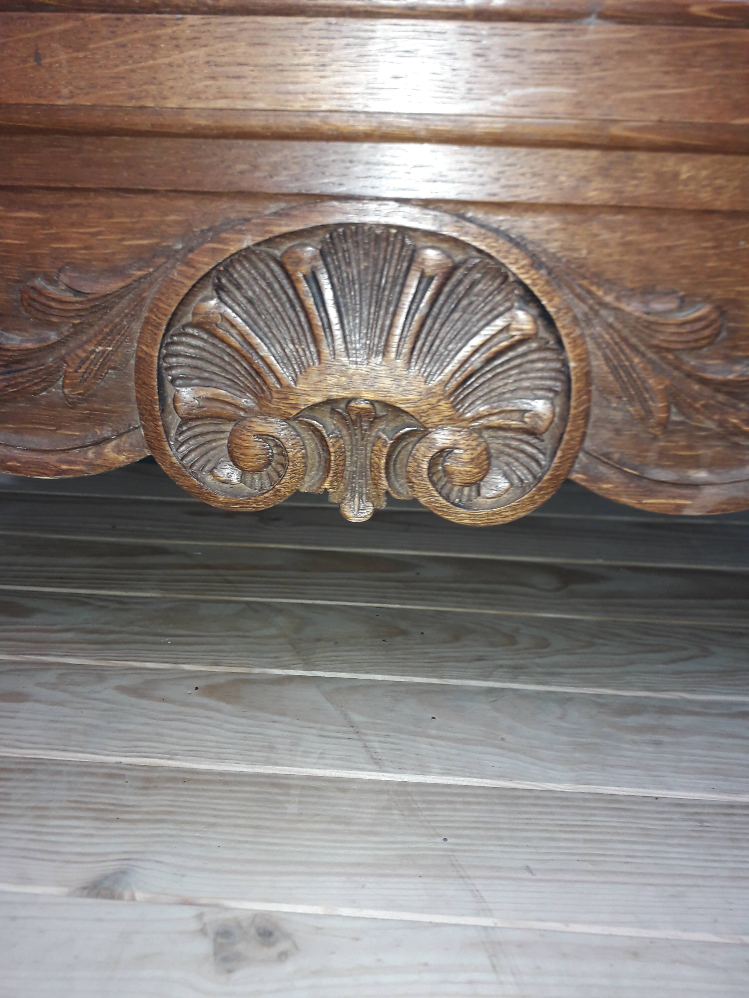 Commode style Louis XV en chene