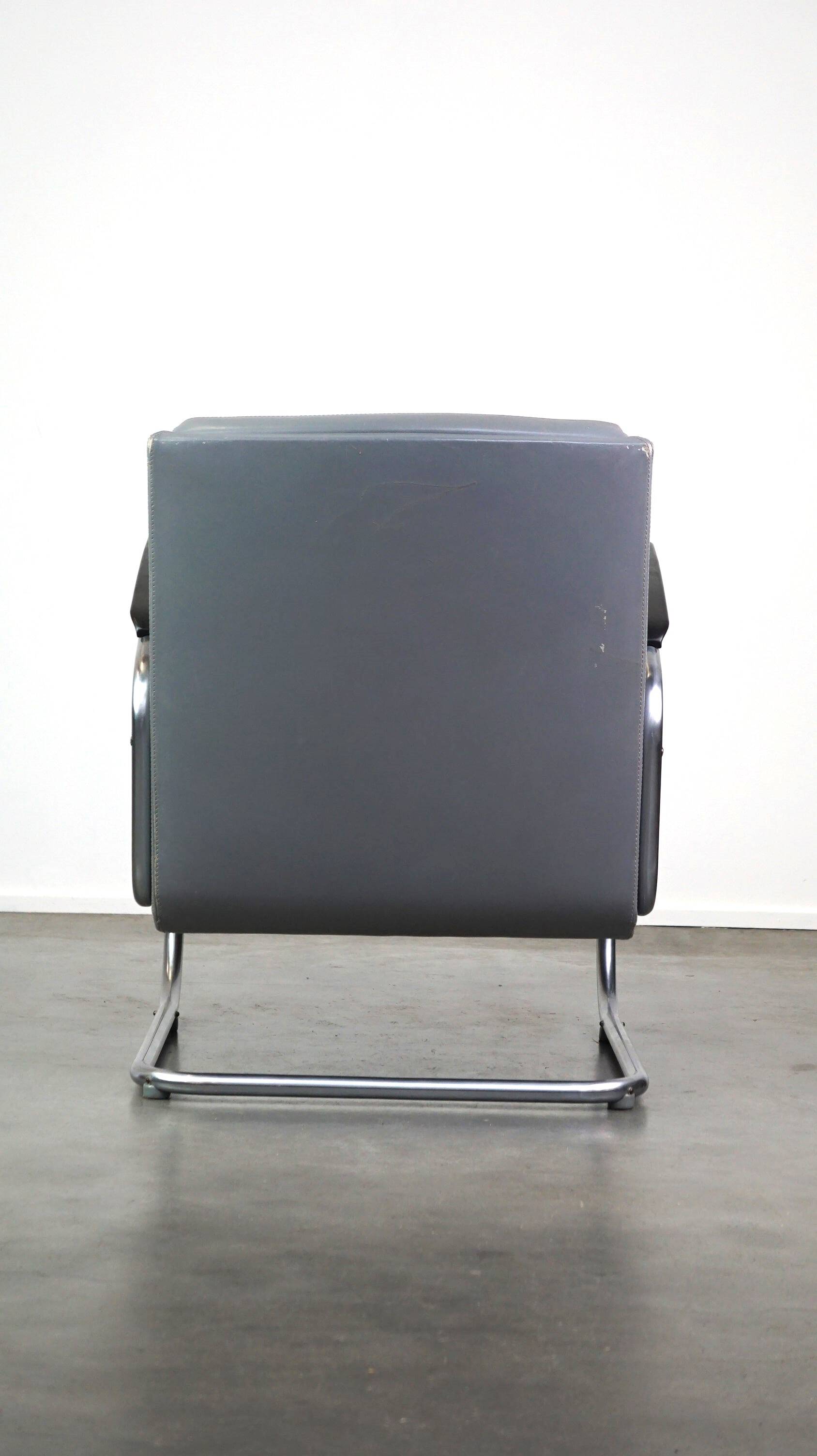 Vintage grey cow leather bauhaus design armchair by Ahrend de Cirkel