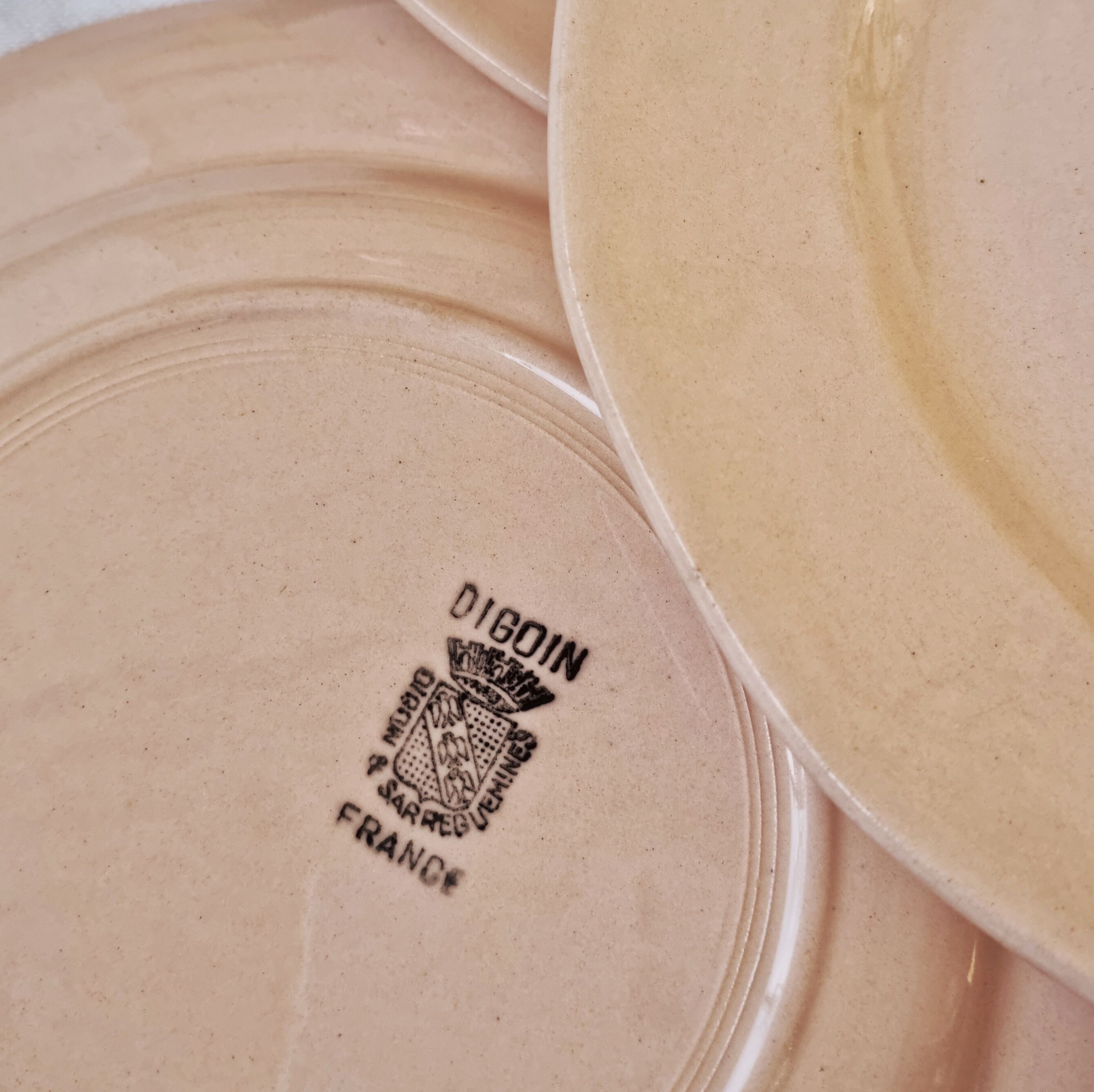 Set of 4 pink octagonal dessert plates Digoin