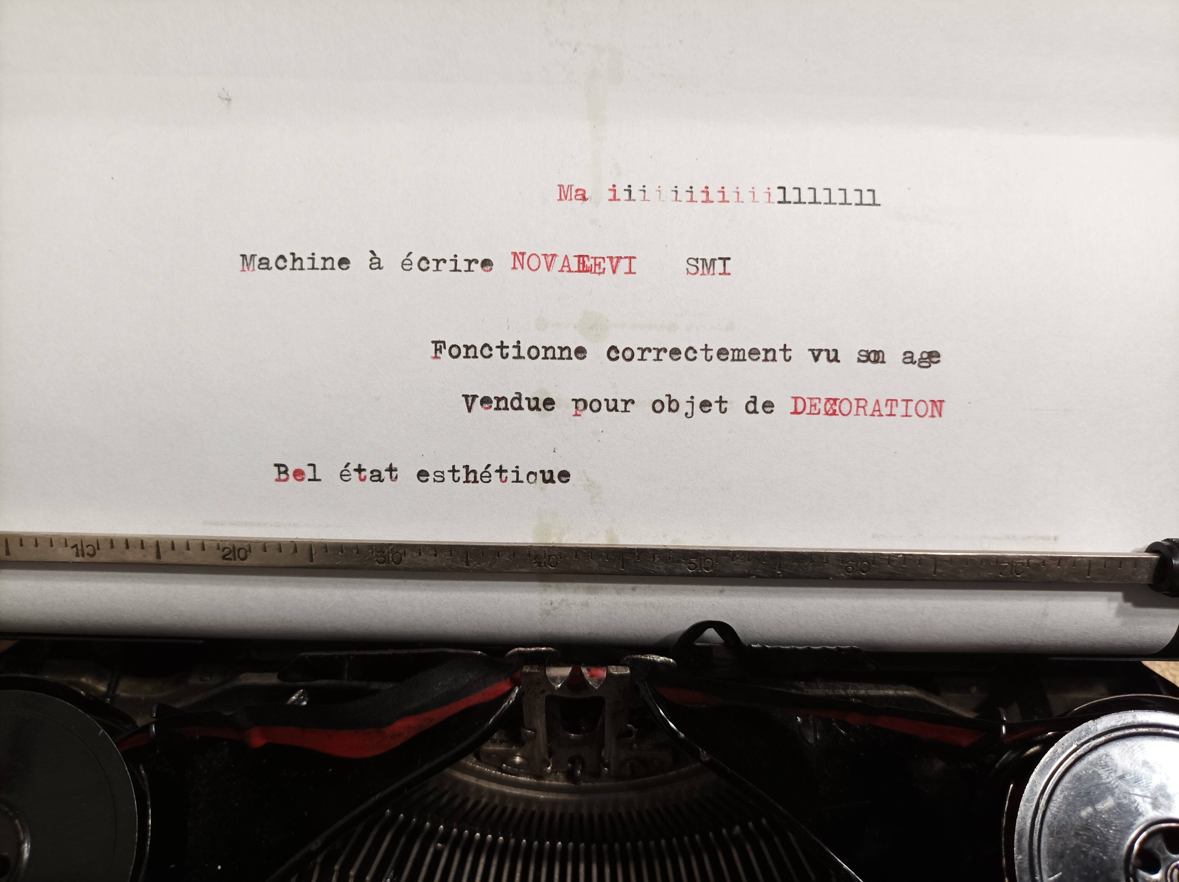 Machine à écrire s.i.m modèle  novalevi années 30 - rare