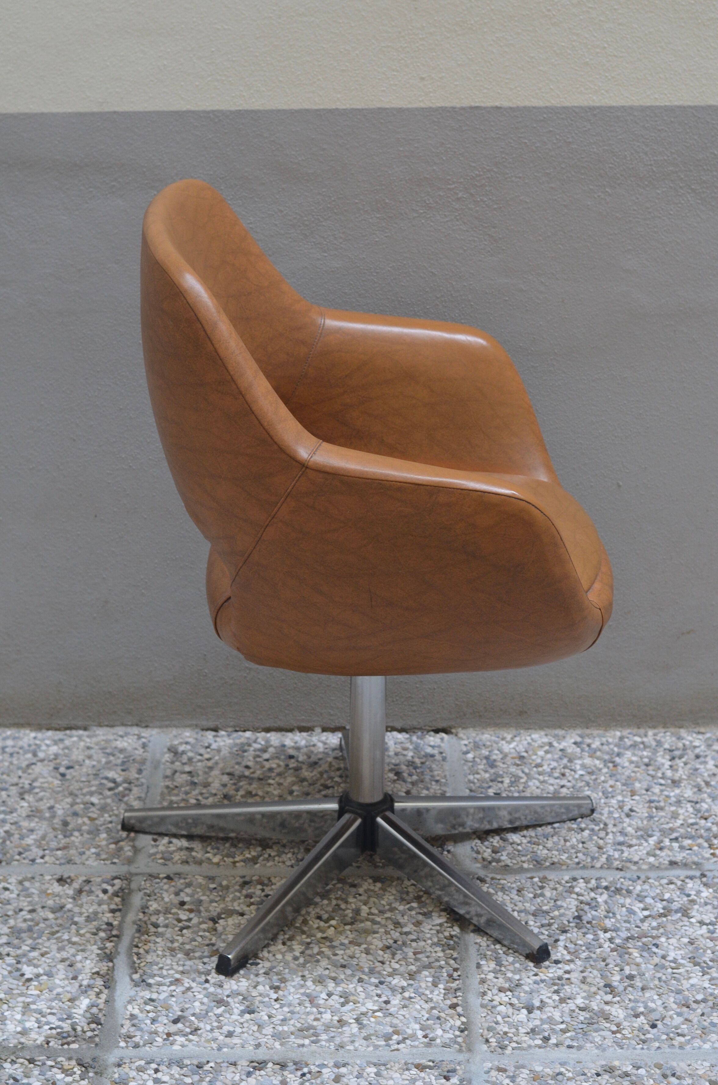 Swiveling Armrest Chair, by Niko Kralj 1970s