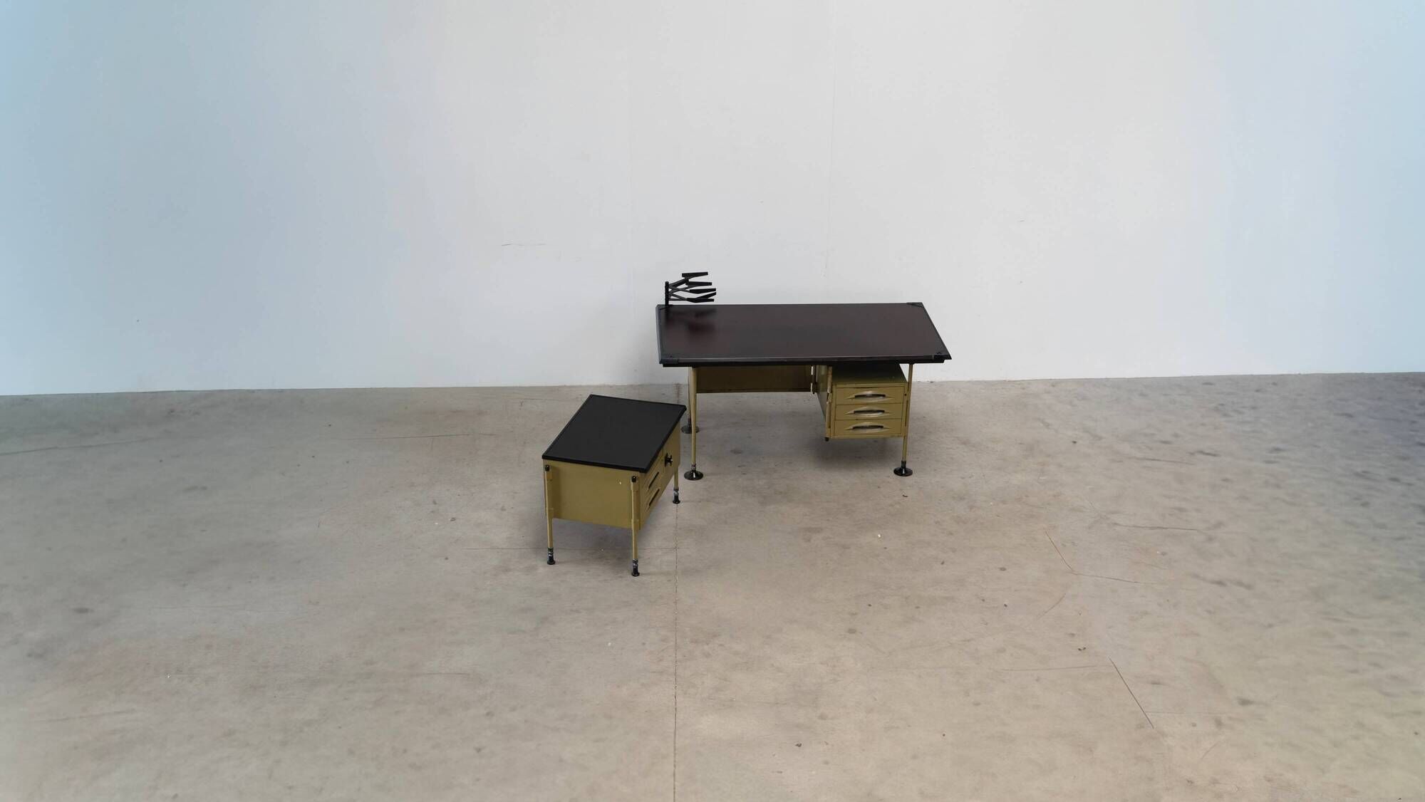 Italian desk by Studio BBPR for Olivetti