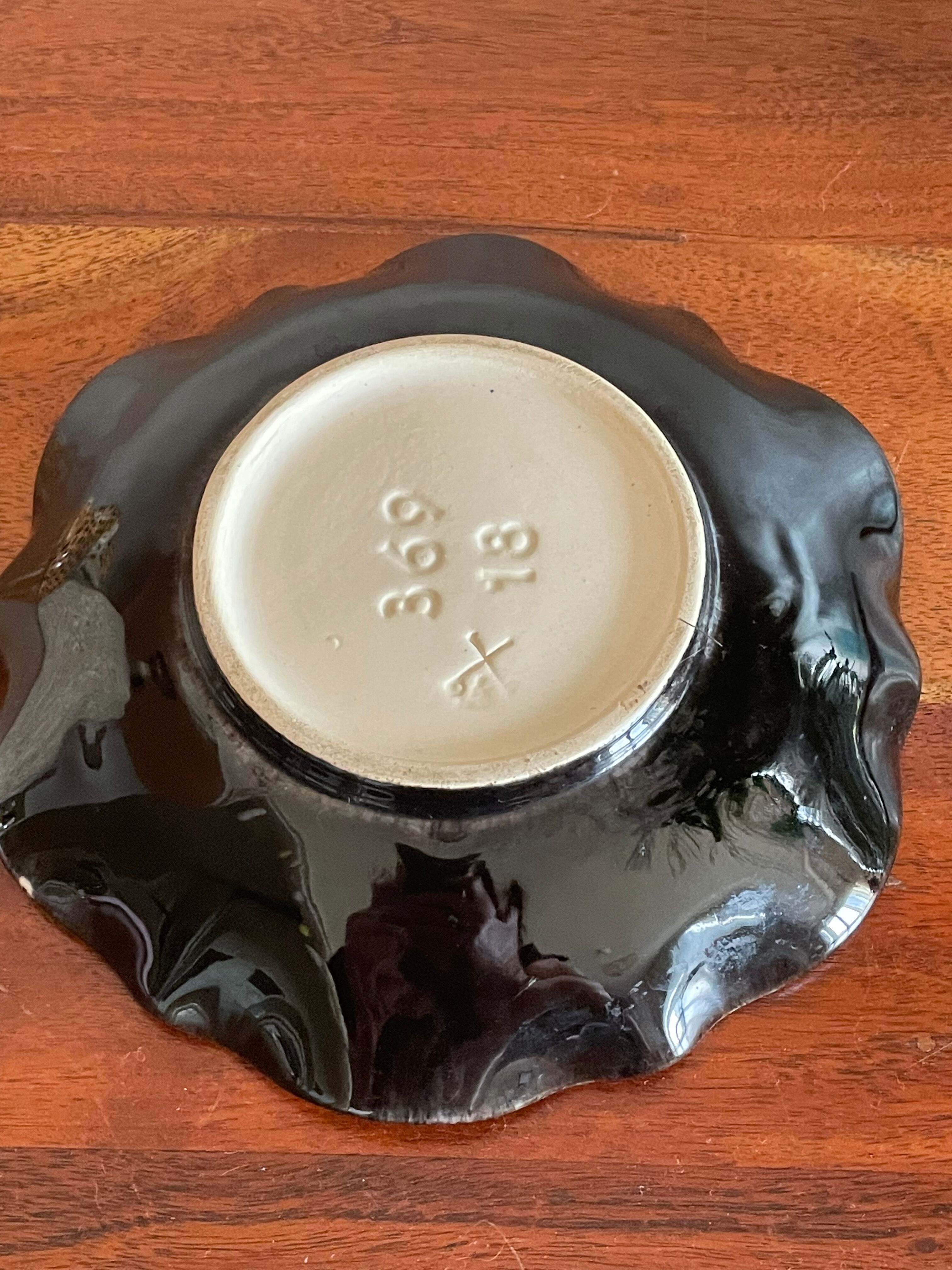 Empty cup flower pocket