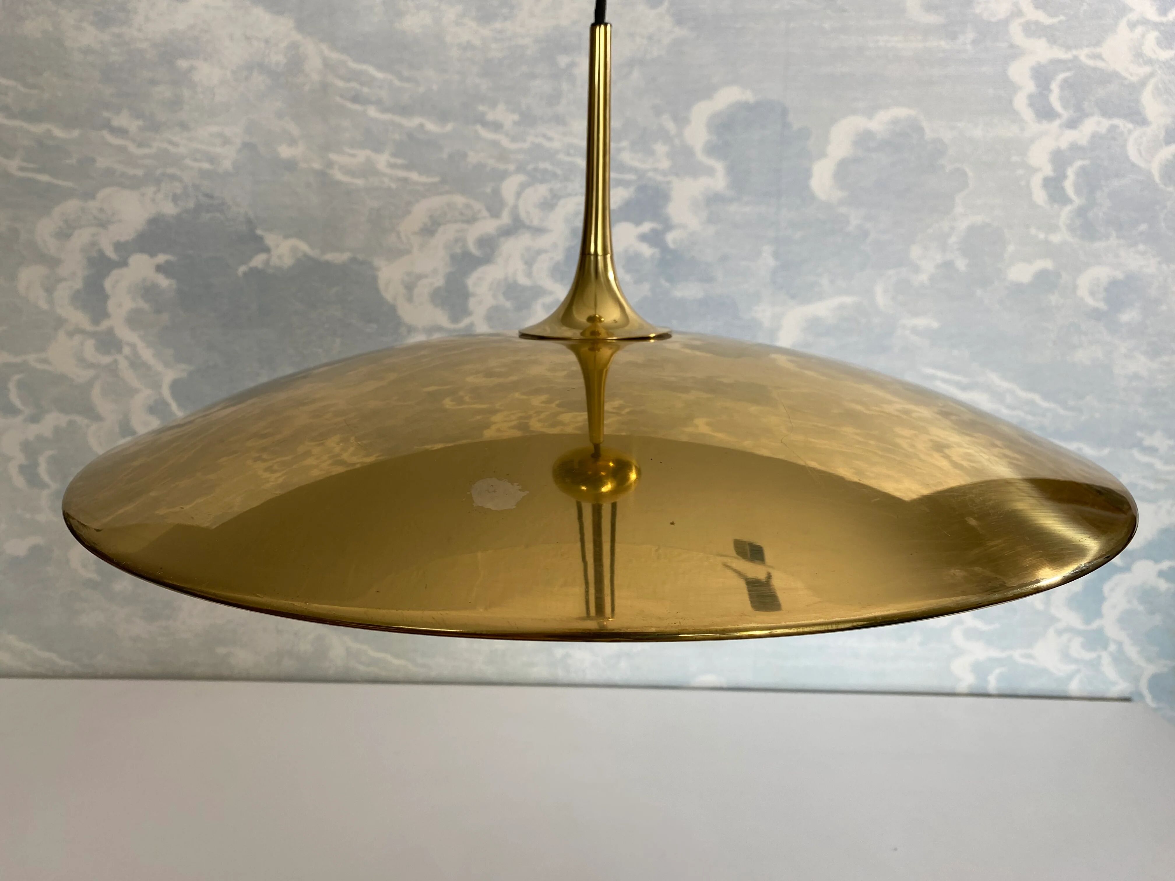 Adjustable brass pendant Onos 55 Center Pull by Florian Schulz, Germany, 1970s