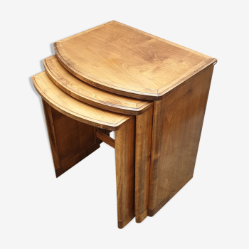Tables gigognes en bois clair