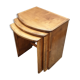 Tables gigognes en bois clair
