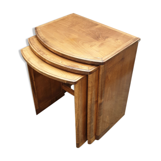 Tables gigognes en bois clair