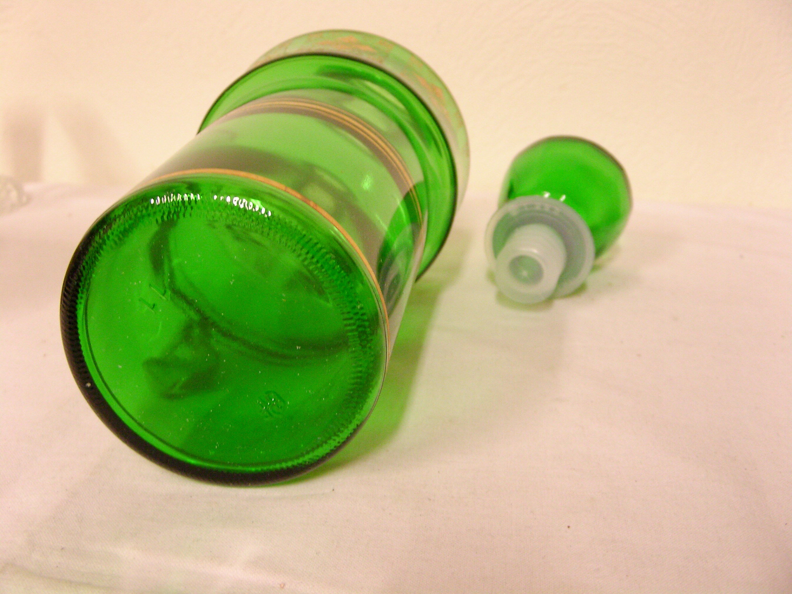 Liquor/digestive service in green and gold glass DELPRETE