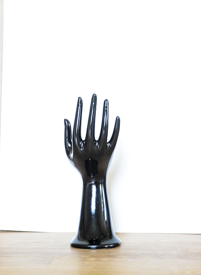 Hand ring vase black soliflore