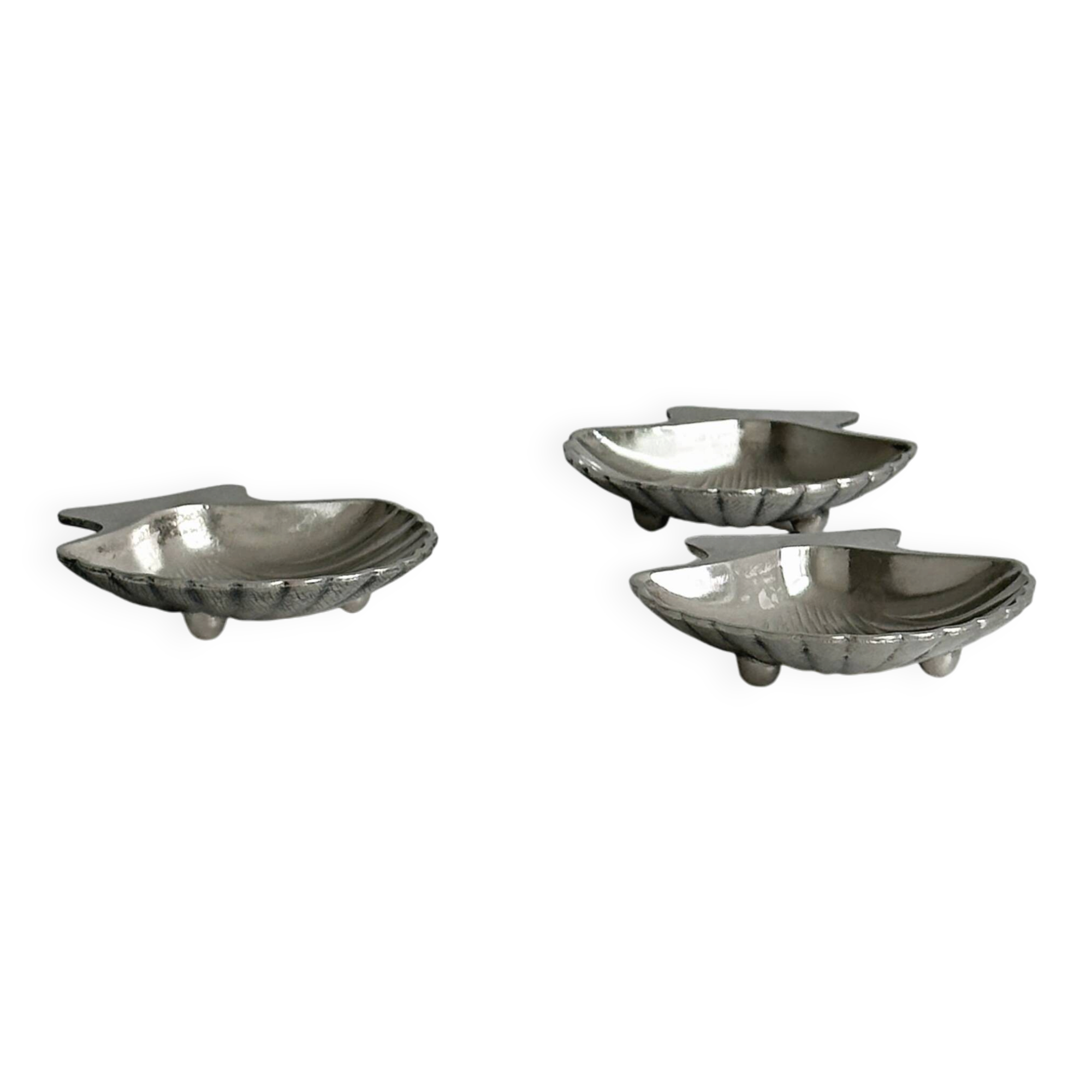 set of 3 metal shell bowls
