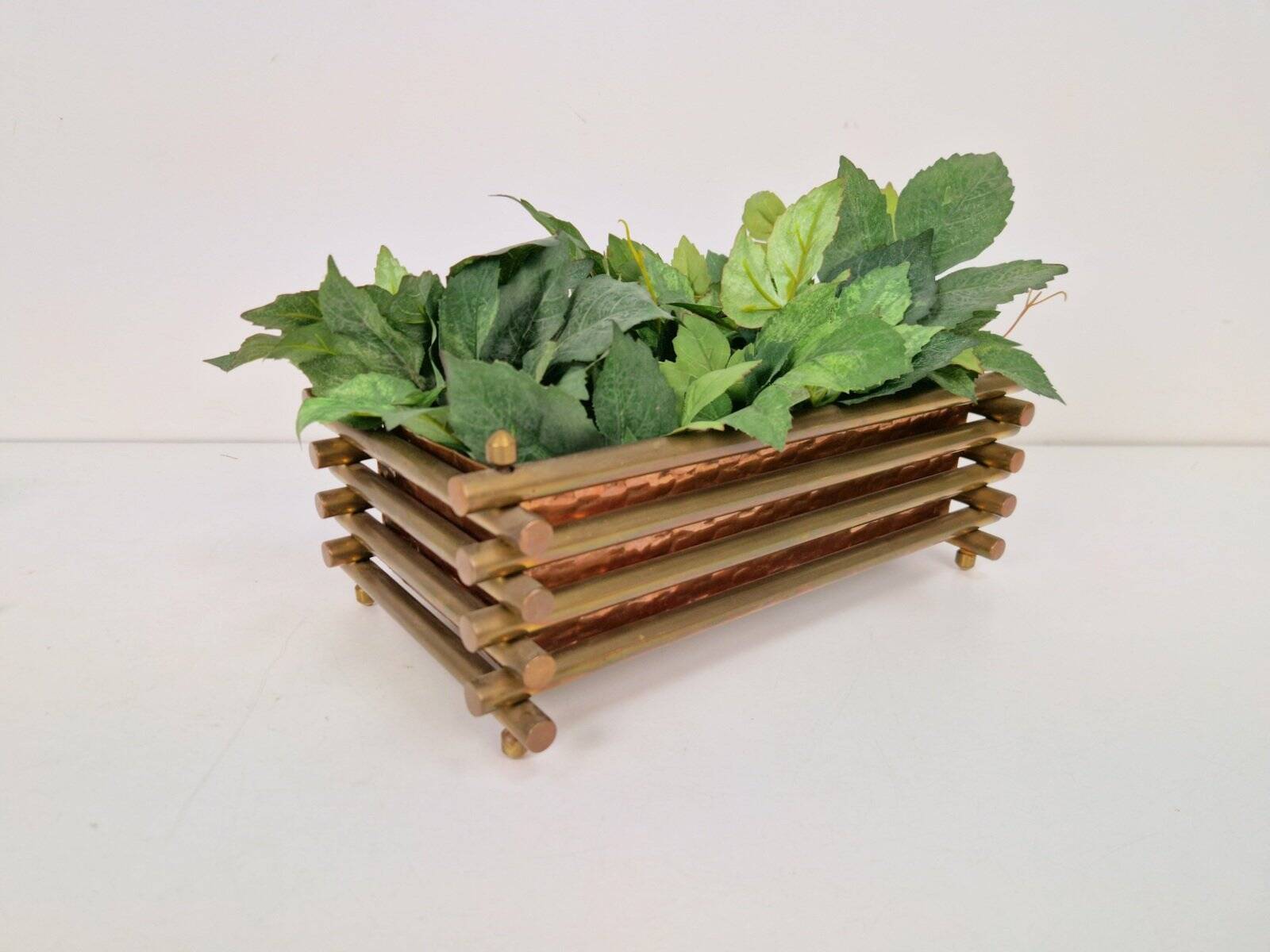 Edwardian Sculptural Copper Planter, England, 1920