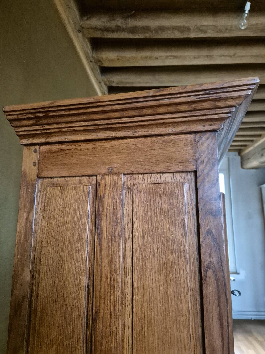 Bonnetière dit homme debout en chêne massif à pointes de diamants style Louis XIII