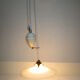 Suspension dit monte et baisse en porcelaine et opaiine blanche