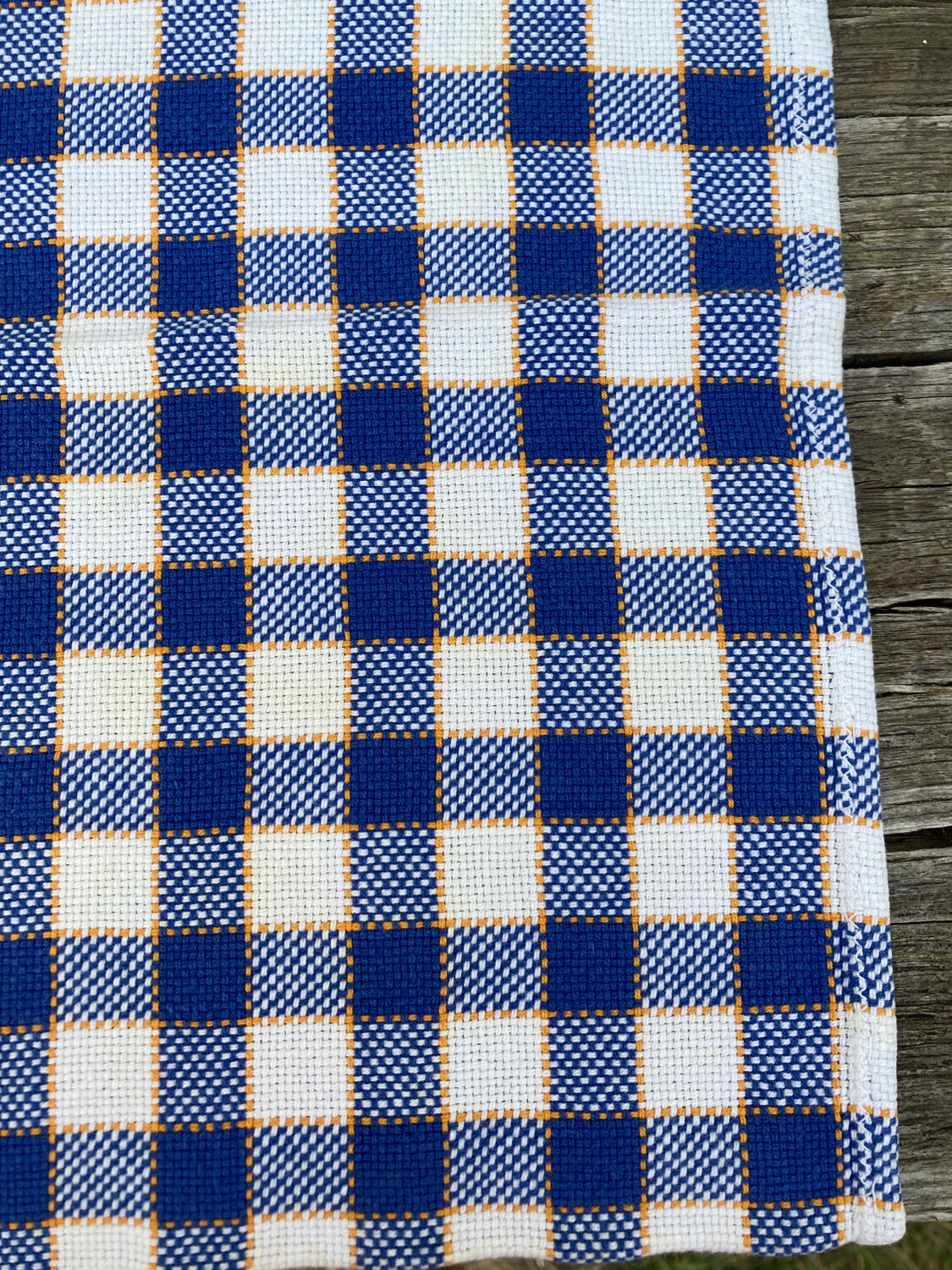 9 vintage checkered towels