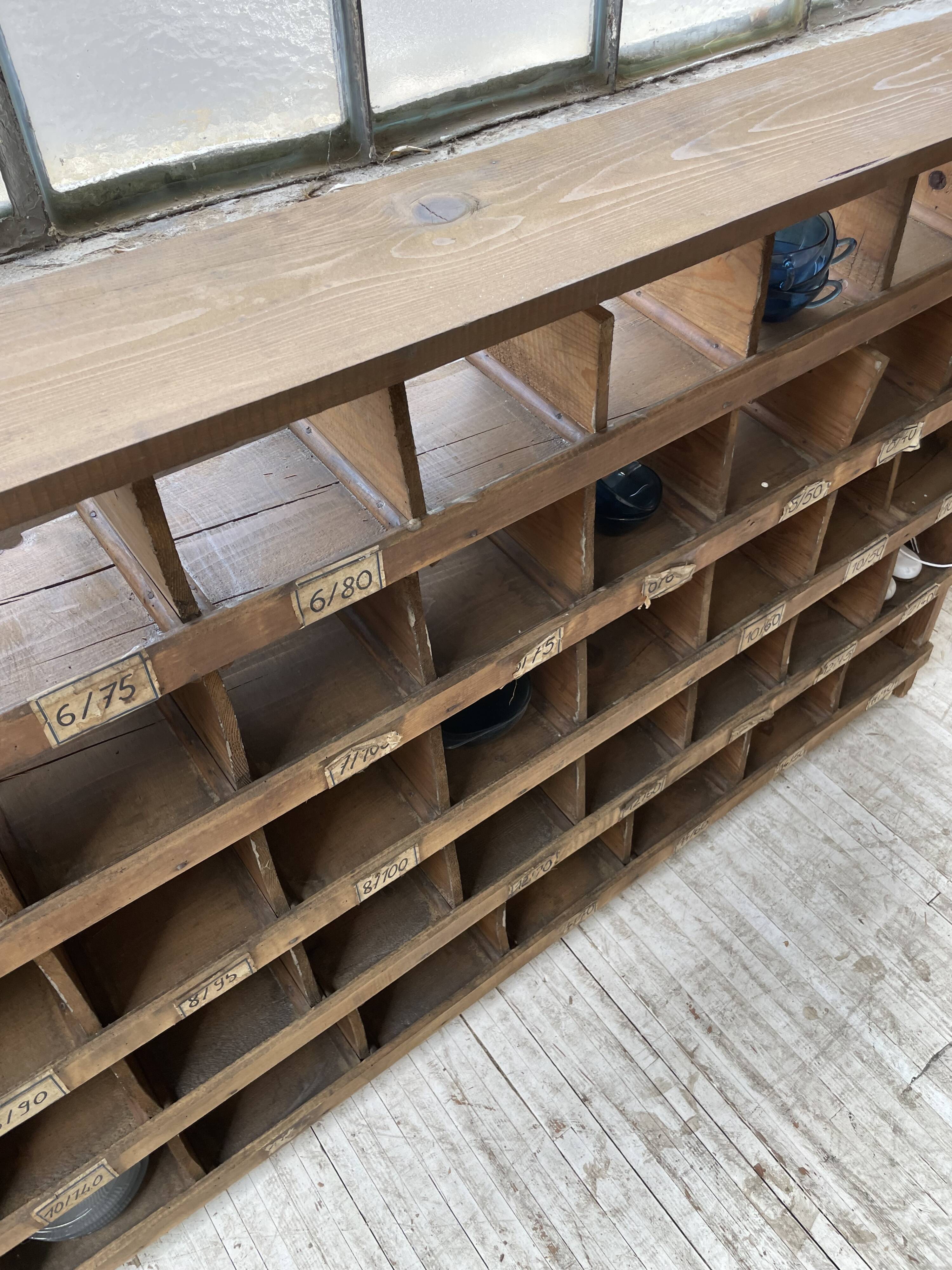 Meuble de métier pin à cases XL 250cm
