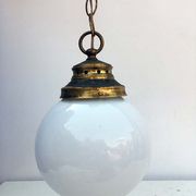Suspension in opaline