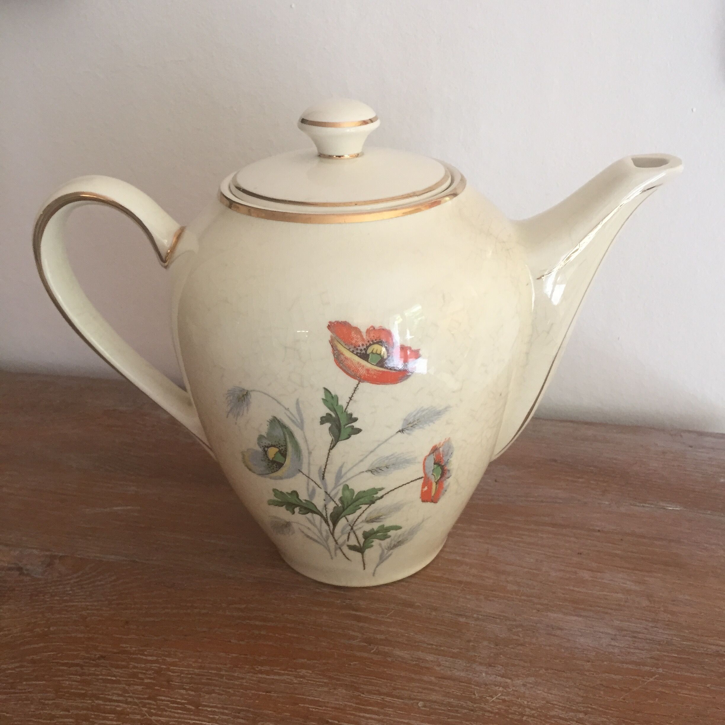 Tea or coffee service poppies