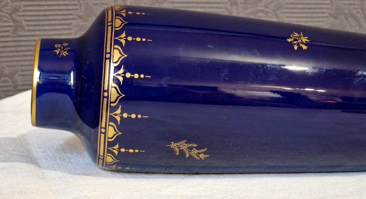 Art Deco porcelain vase National Manufacture of Sèvres