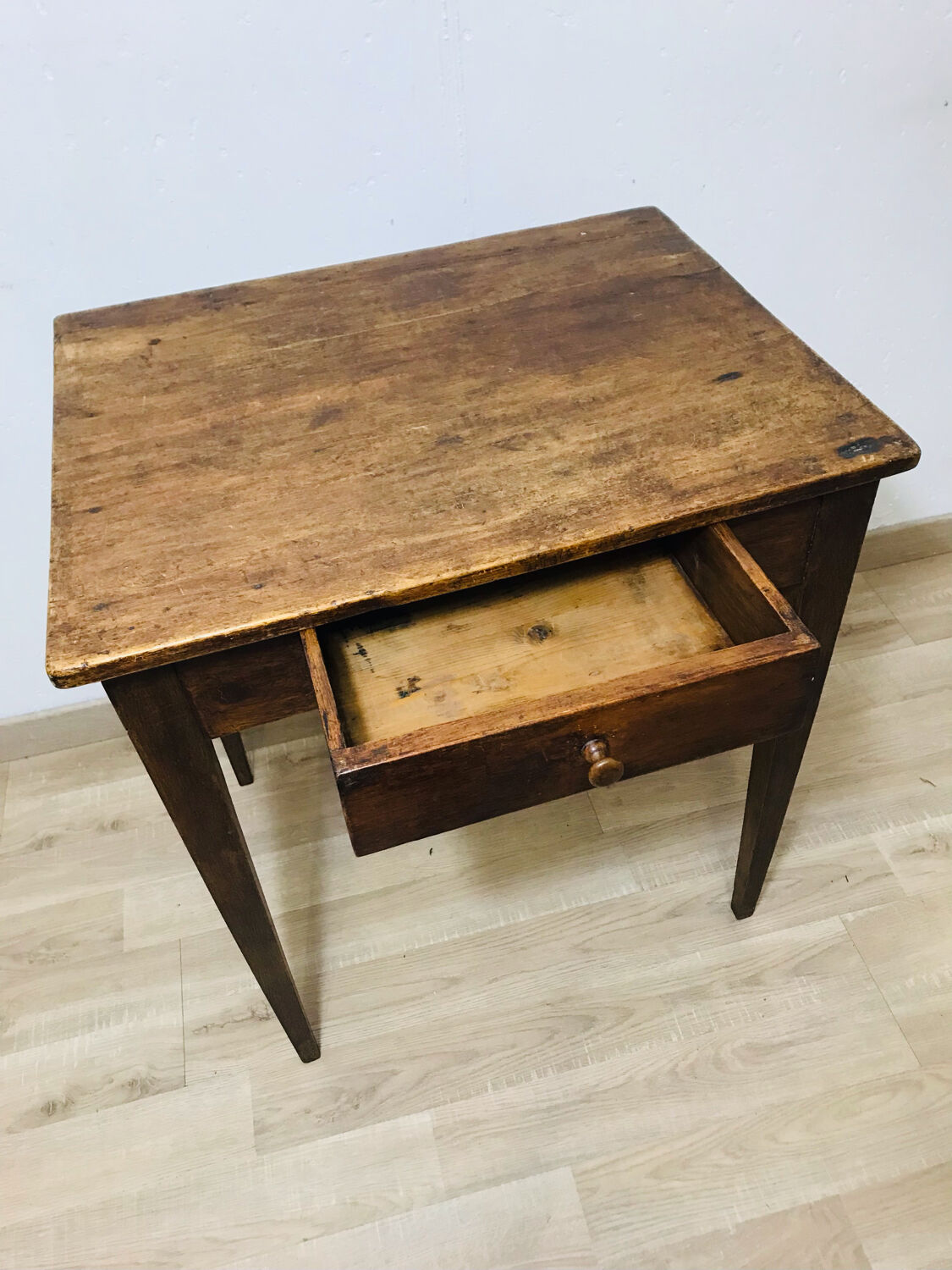 Wooden desk table