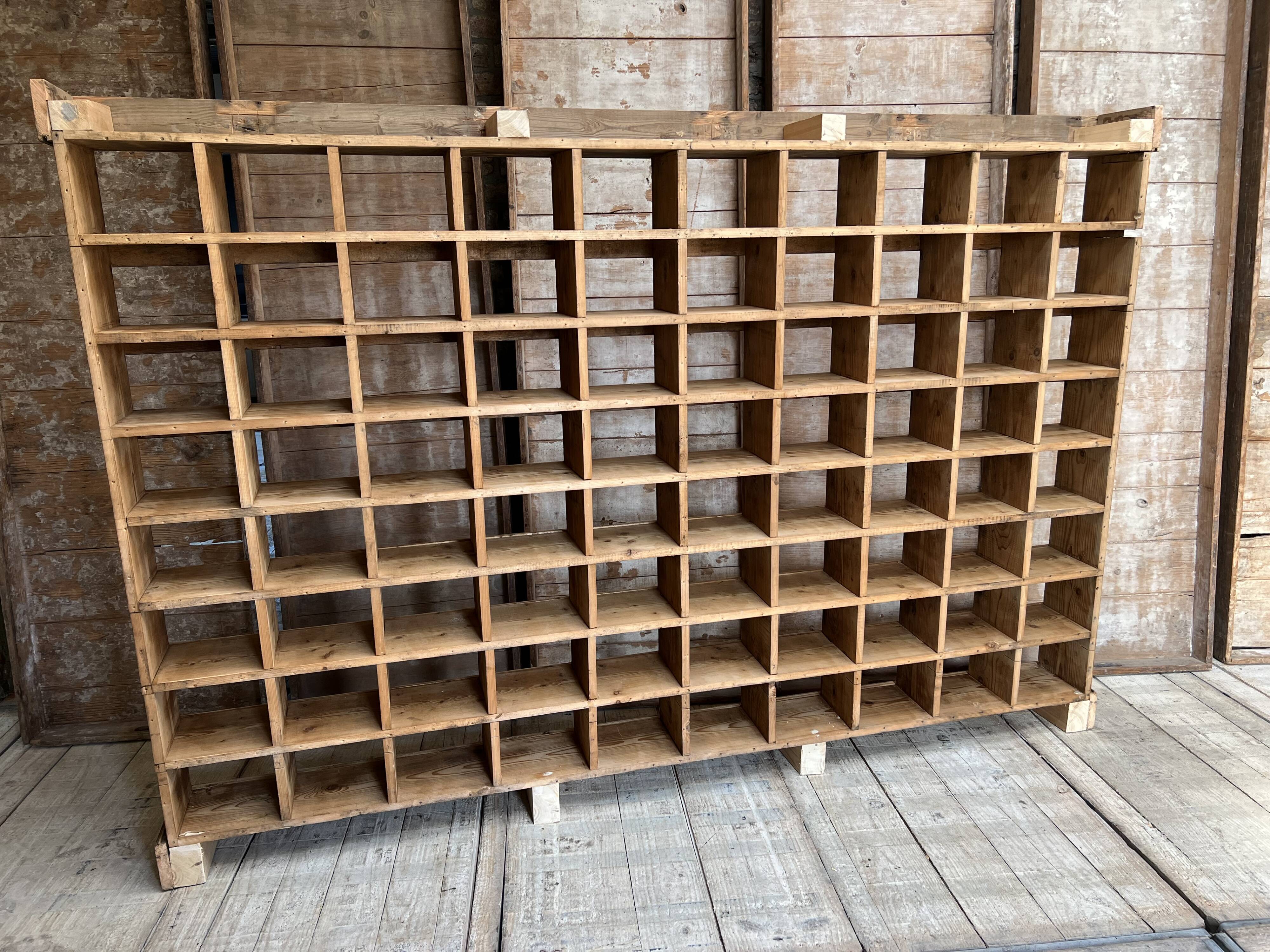 Trade cabinet cabinet