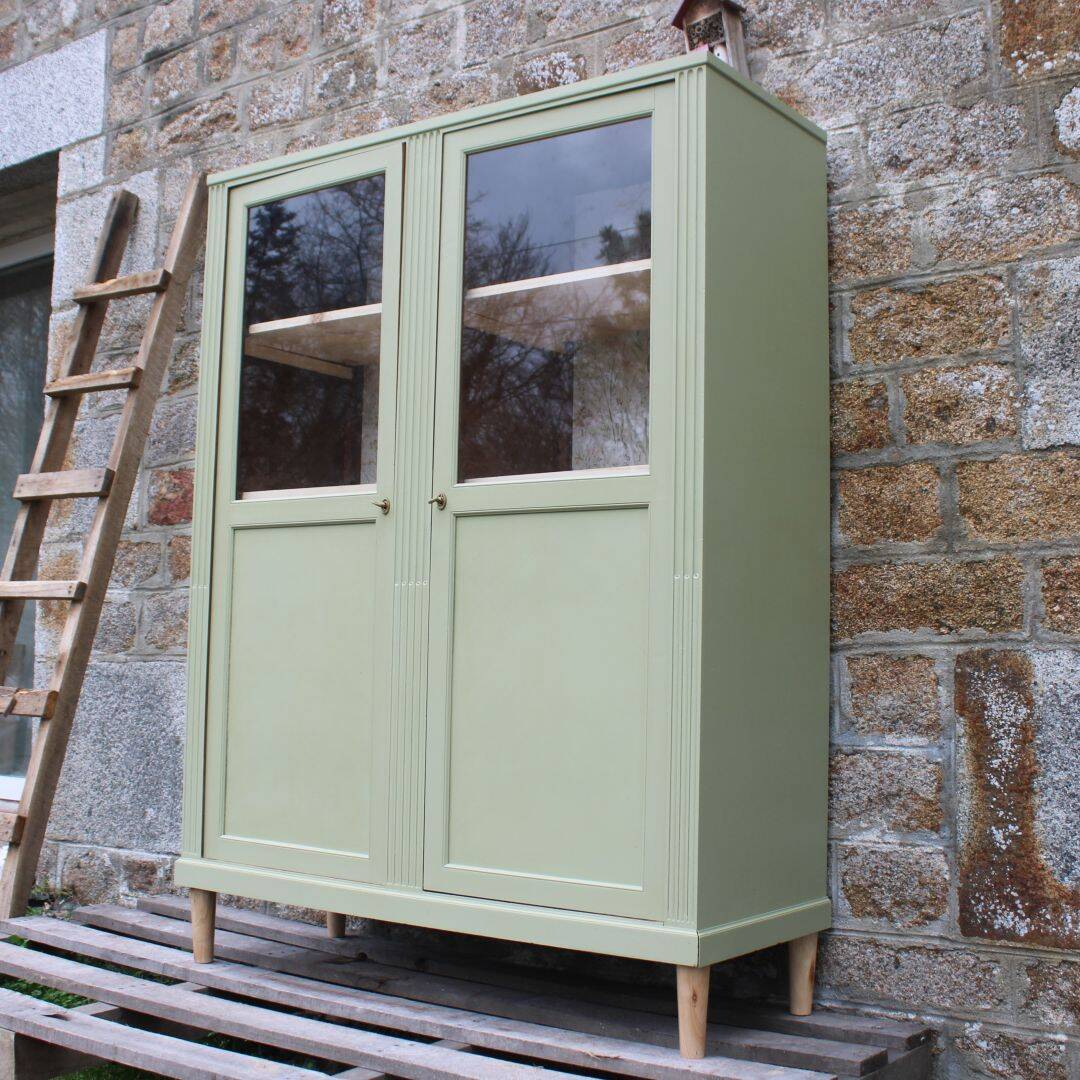 Renovated antique display cabinet – Lizard Green (Pure & Paint)