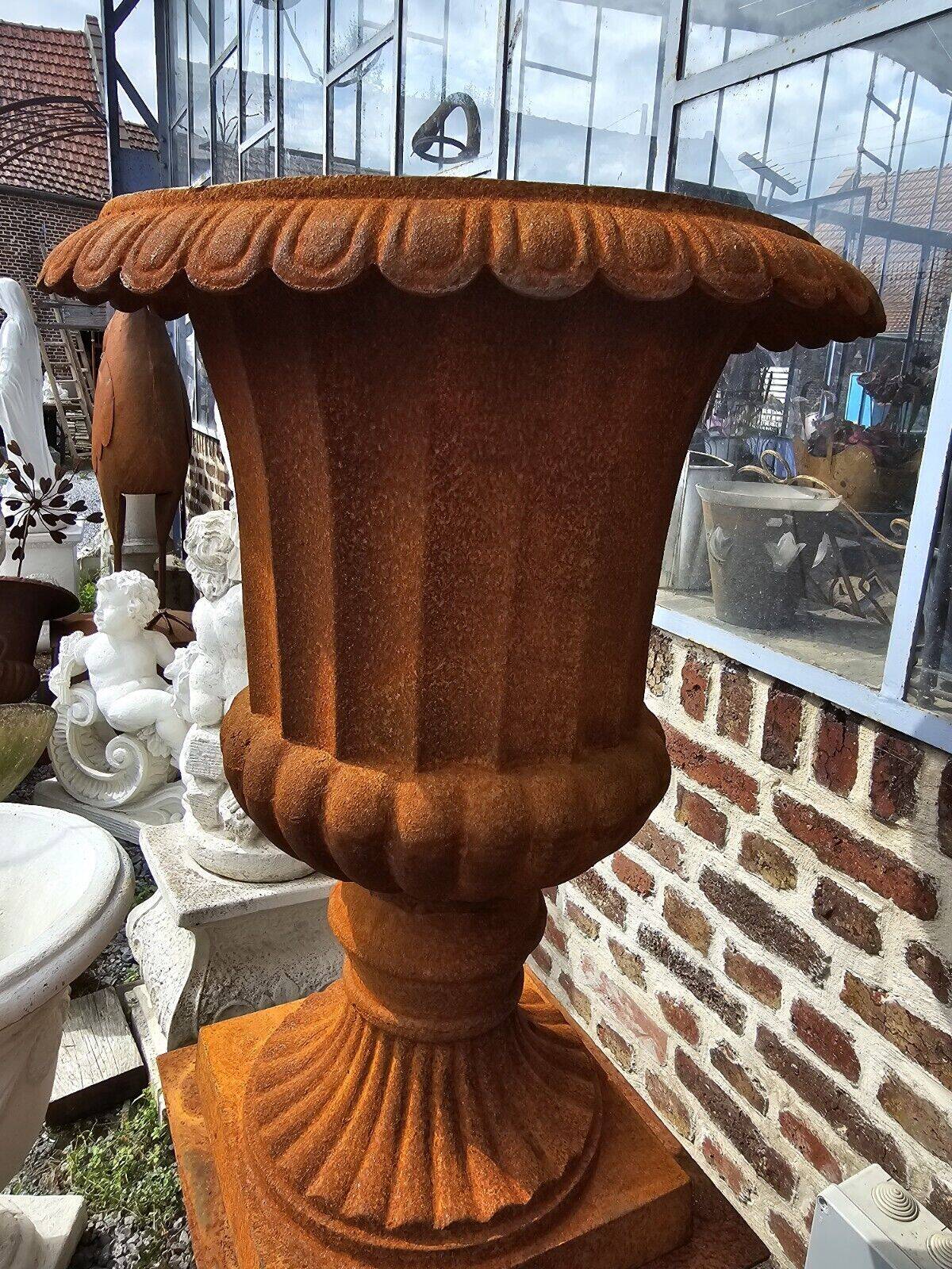 Vase médicis en fonte (gros modèle)