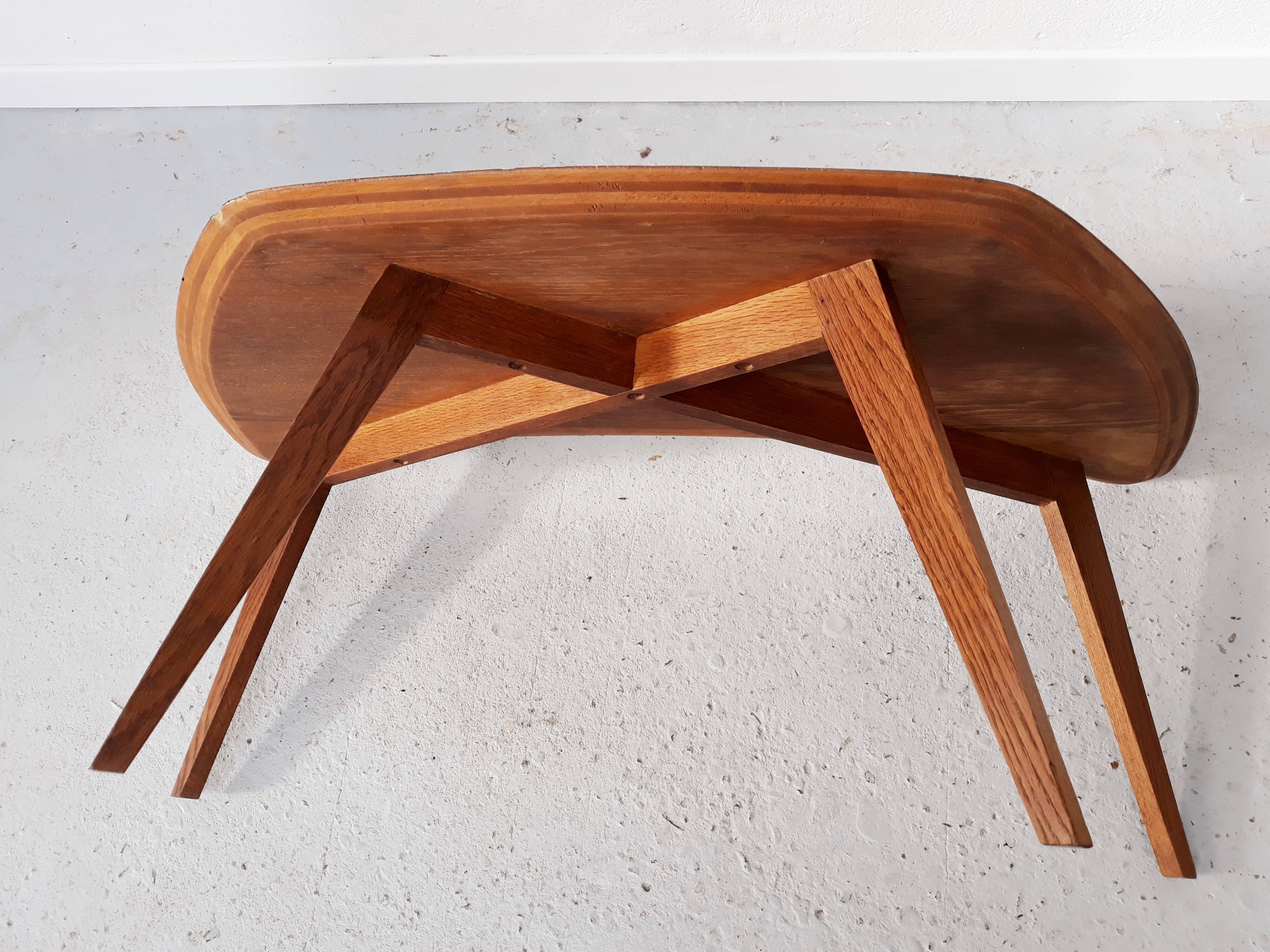 Table basse vintage haricot
