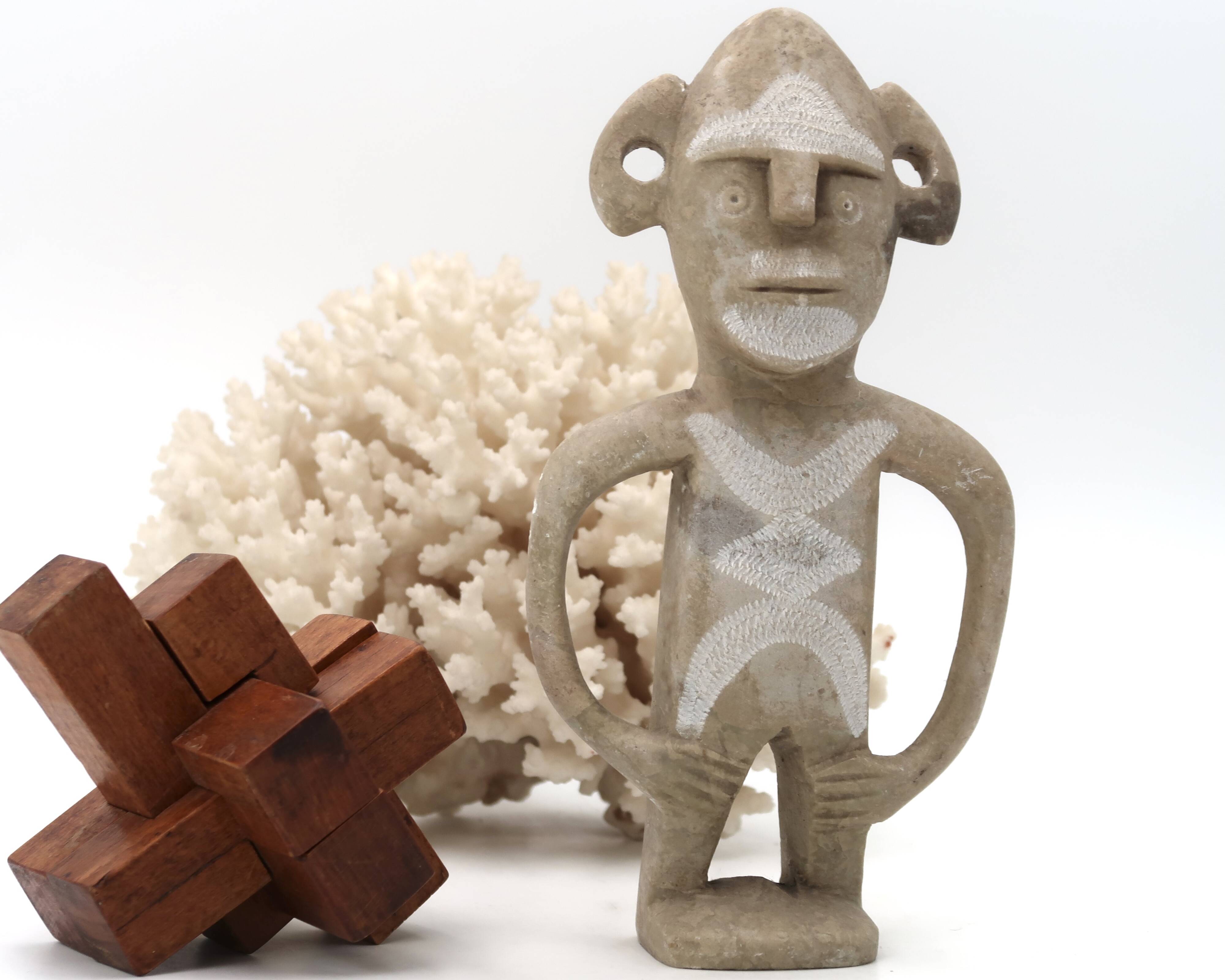 Moroccan sculpture in carved and engraved beige stone, 1970s.