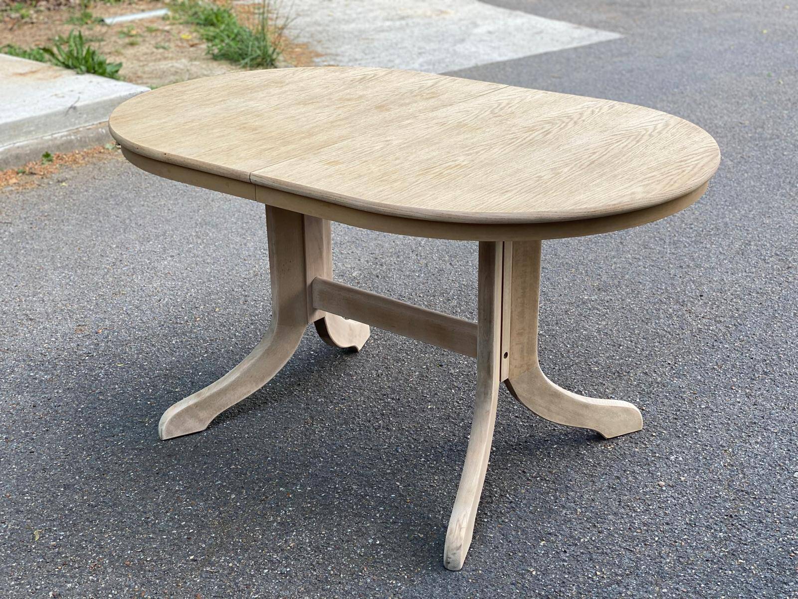 Extendable farmhouse dining table renovated in raw oak 20th century 185cm