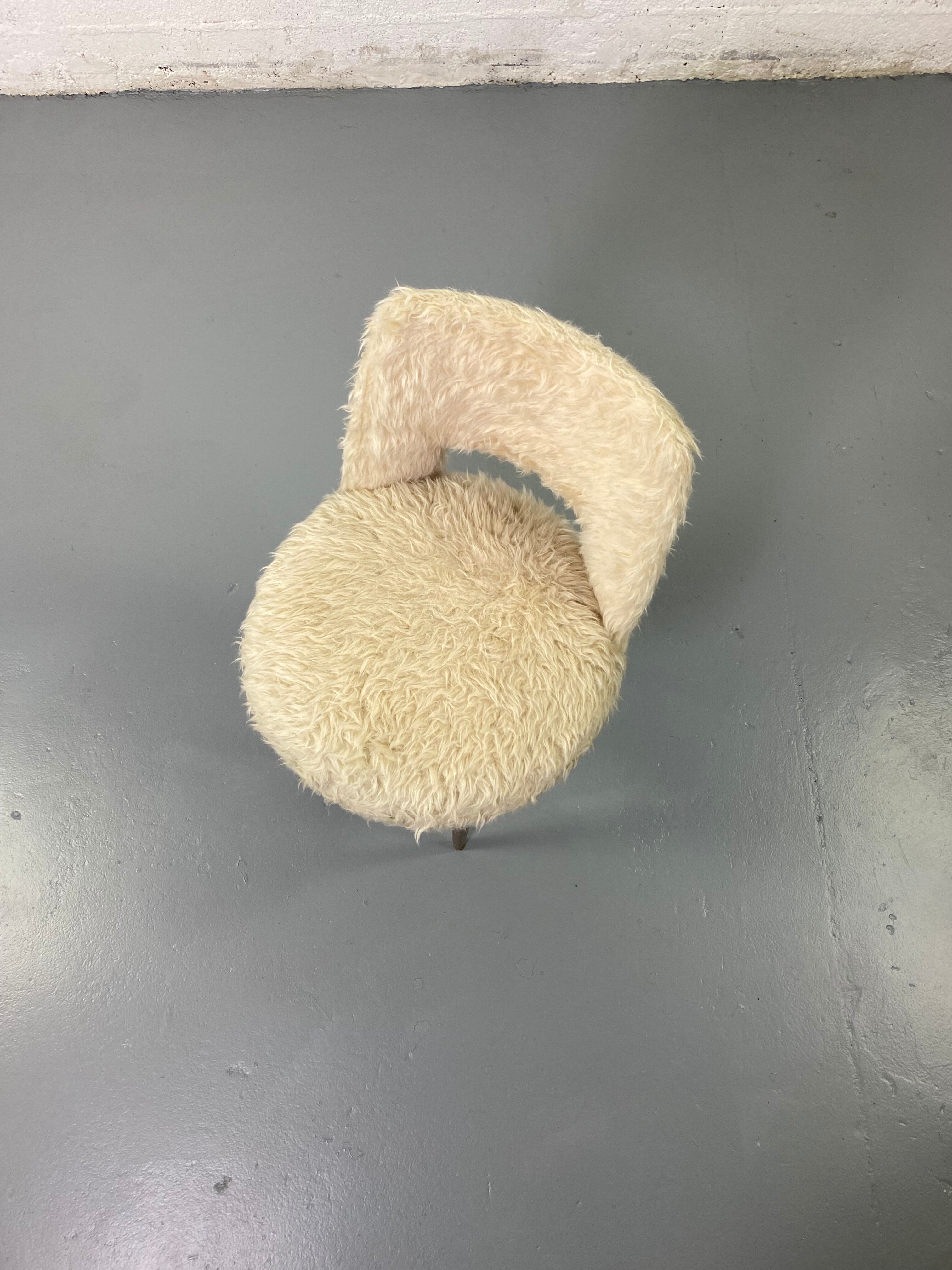 Vintage moumoute chair year 70