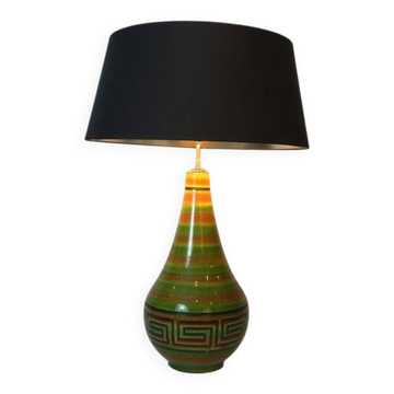 Lampe en céramique à décor de clés grecques