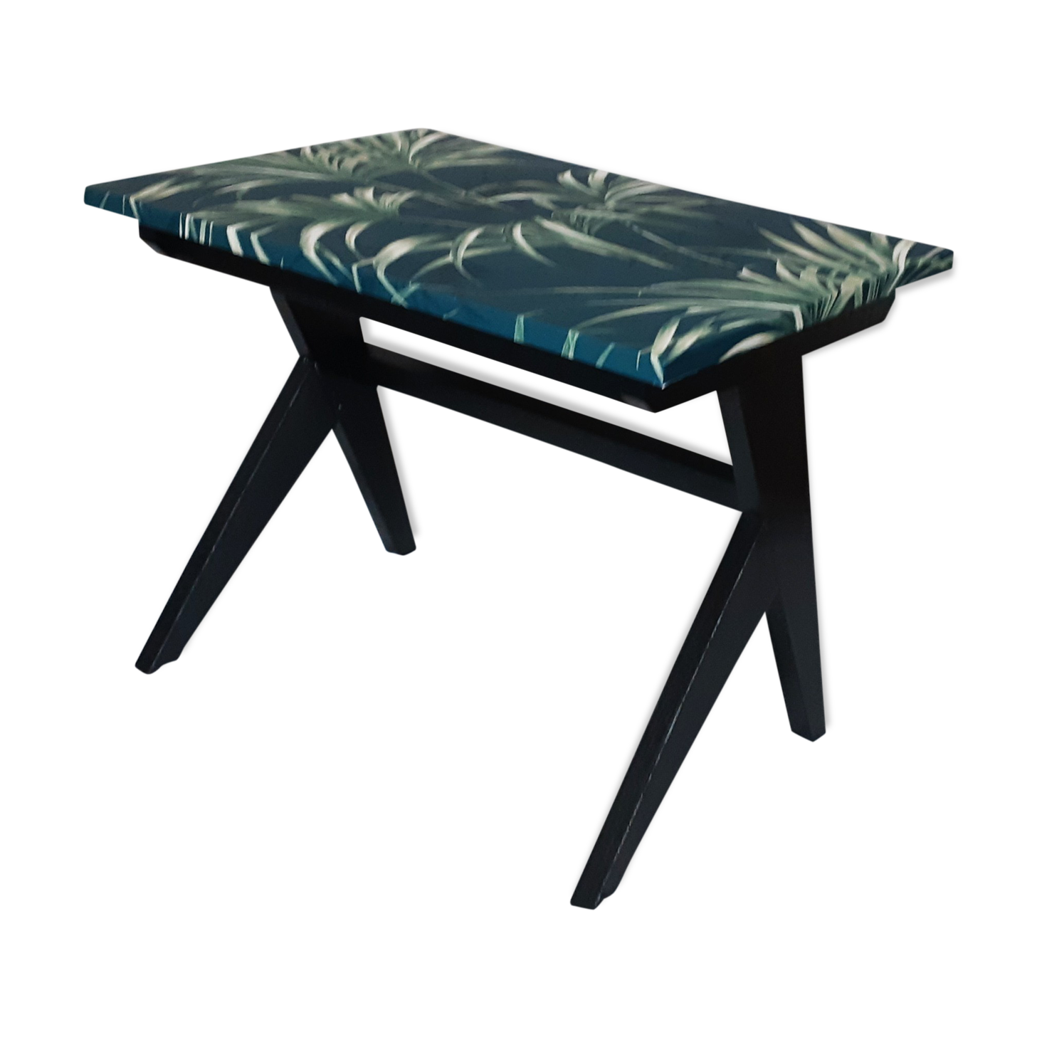 Low table feet compass