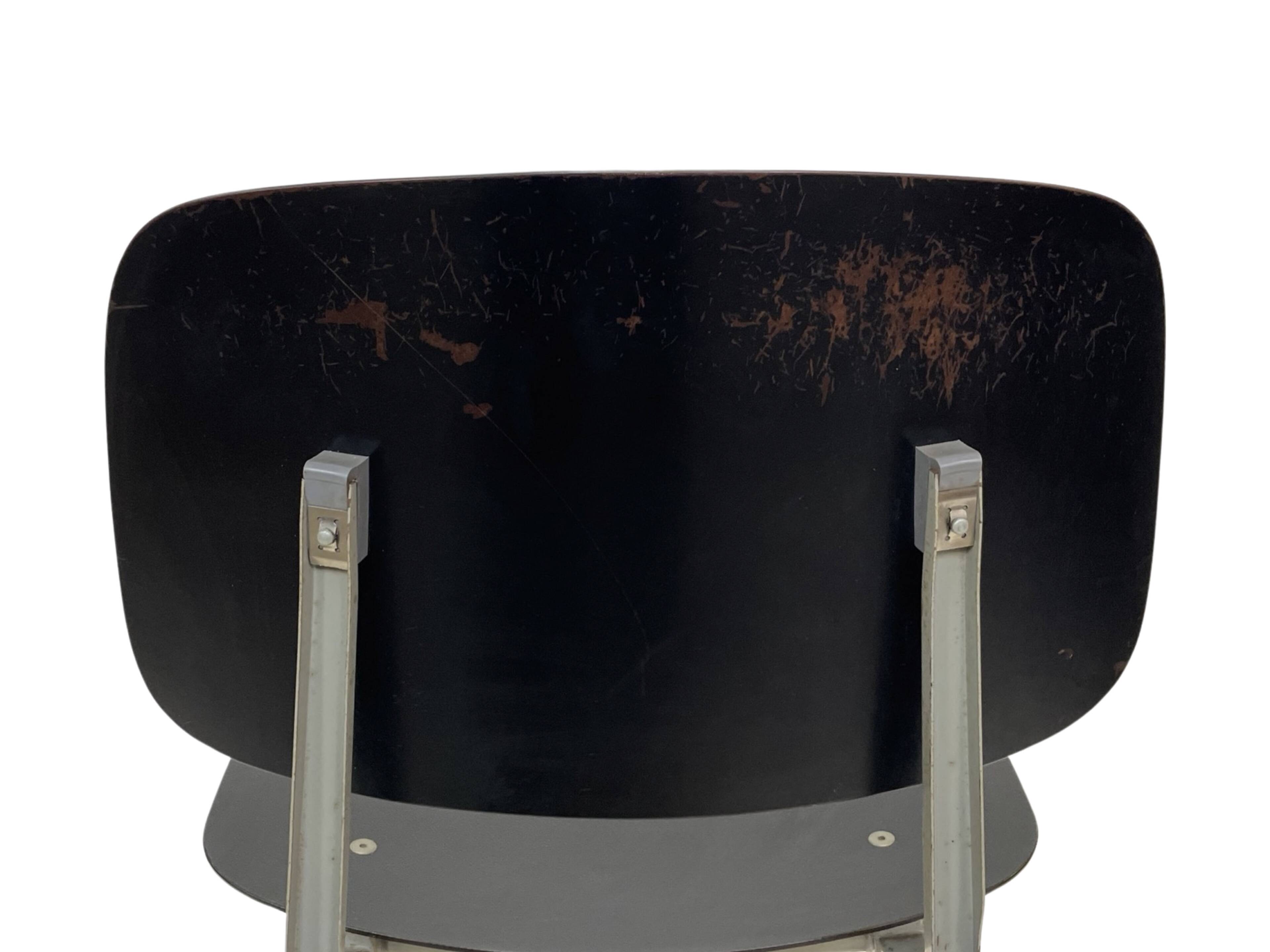 Vintage Friso Kramer Revolt chair for Ahrend de Cirkel 1960
