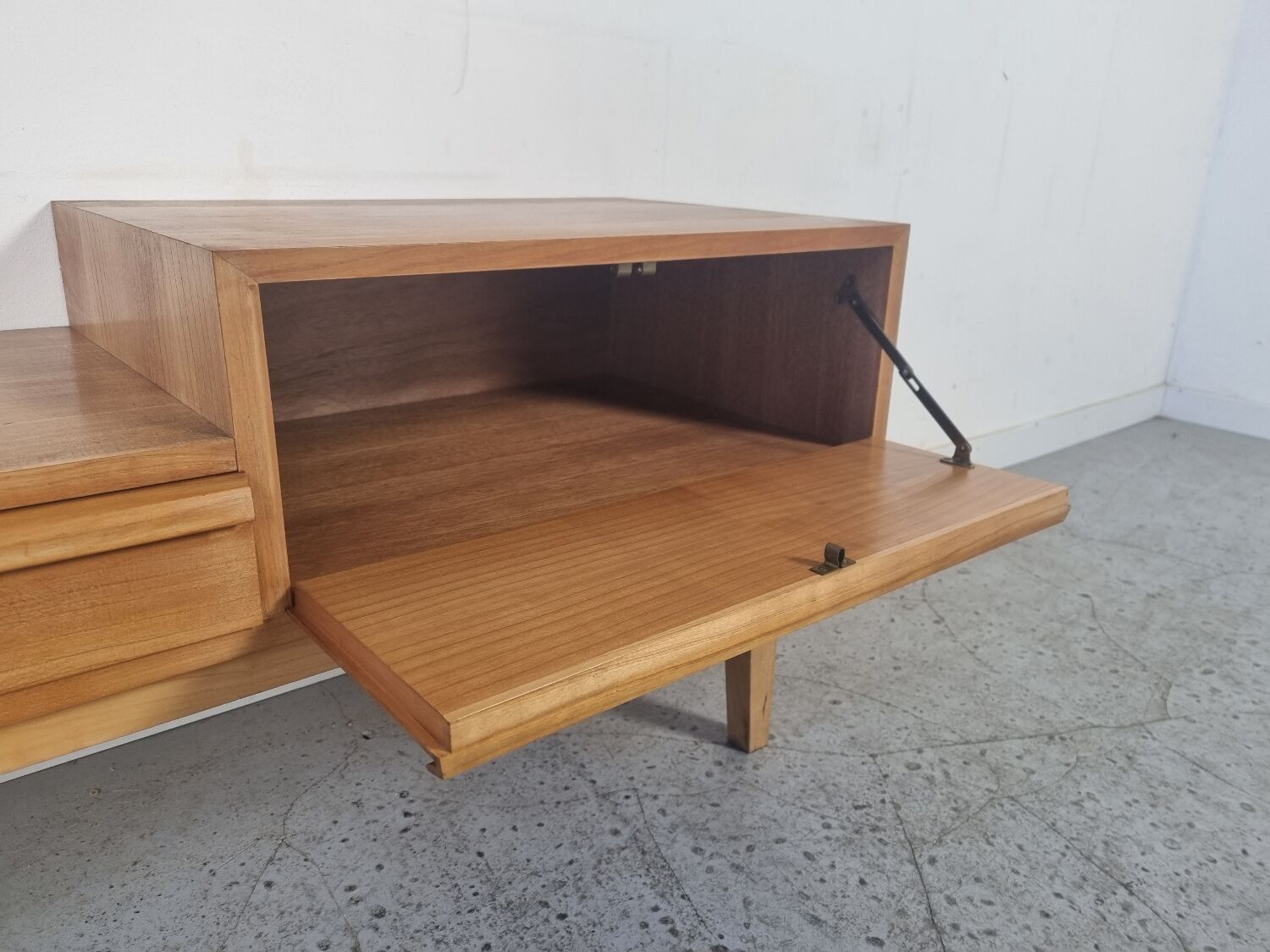 Meuble d'appoint scandinave, années 60